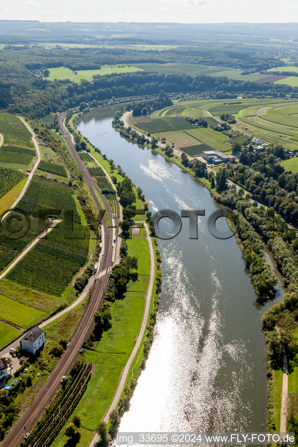 Vue aérienne de Boucle courbe des rives de la Moselle entre le Luxembourg et le cours du Palatinat en Wehr à le quartier Wehr in Palzem dans le département Rhénanie-Palatinat, Allemagne