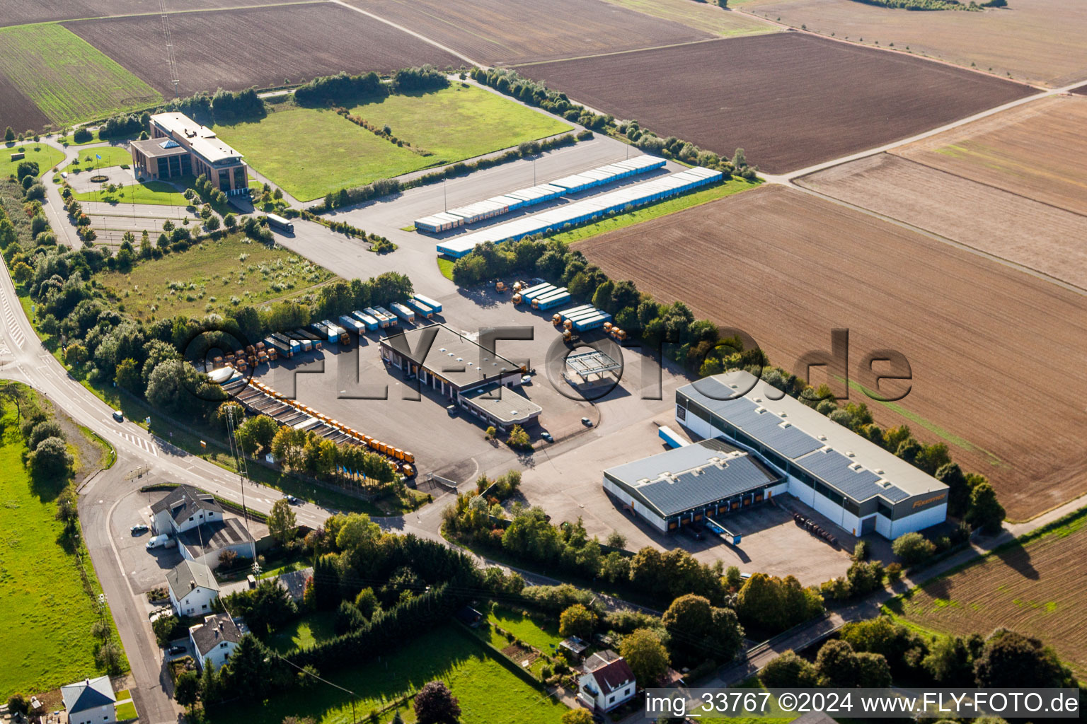 Entreprise d'expédition, de logistique et de transport Fixemer Logistics GmbH, International Transport & Logistics Services à le quartier Borg in Perl dans le département Sarre, Allemagne depuis l'avion