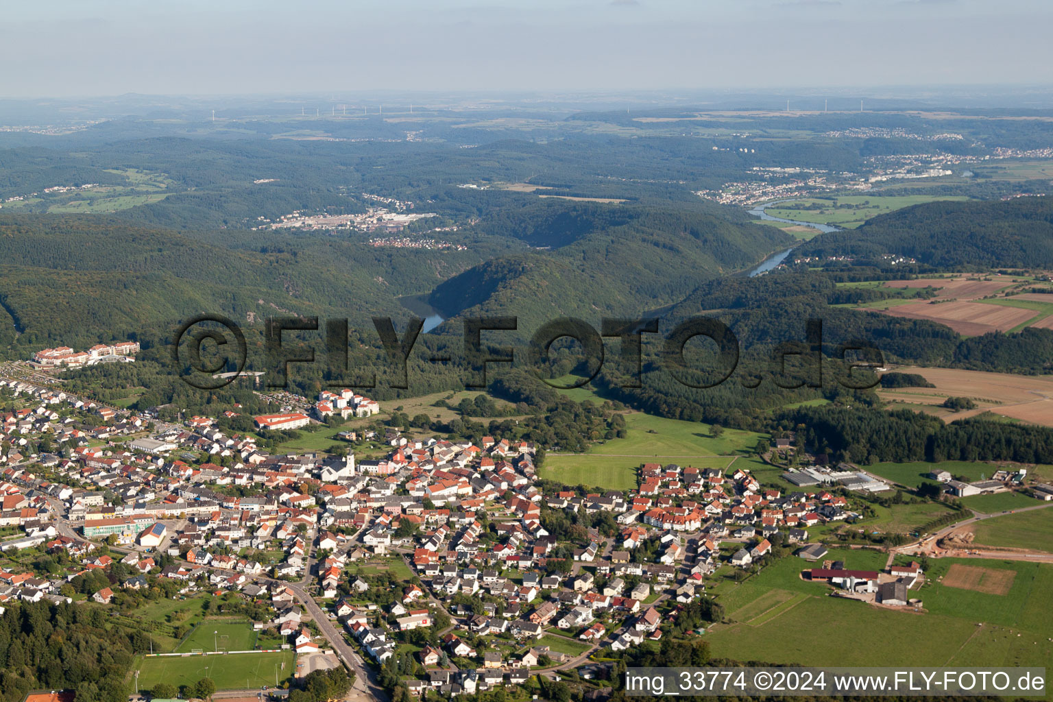 Vue aérienne de Site clinique du centre de rééducation de la Rehaklinik Johannesbad Saarschleife AG & Co KG Clinique d'orthopédie et de rhumatologie à le quartier Orscholz in Mettlach dans le département Sarre, Allemagne