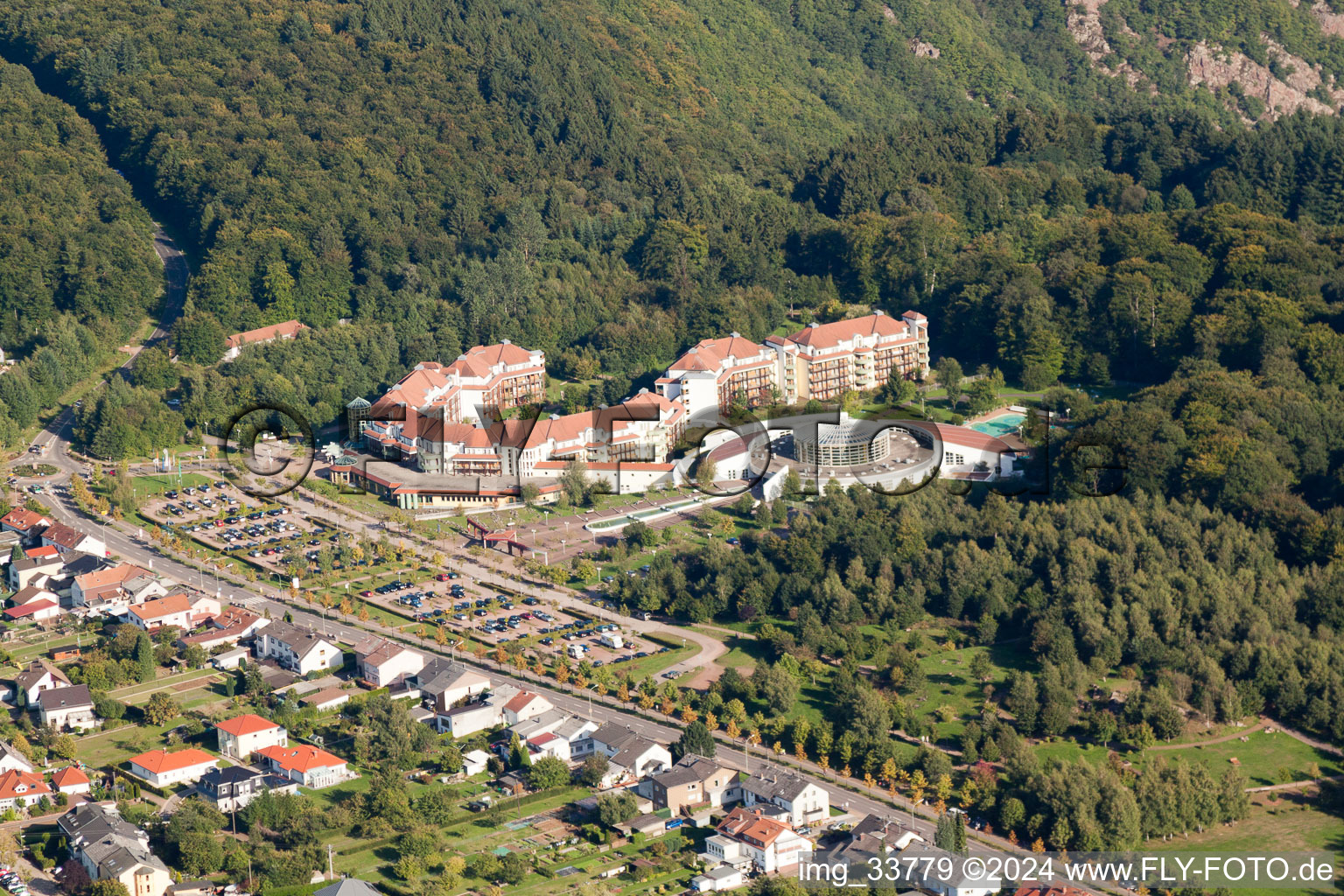 Vue aérienne de Site clinique du centre de rééducation de la Rehaklinik Johannesbad Saarschleife AG & Co KG Clinique d'orthopédie et de rhumatologie à le quartier Orscholz in Mettlach dans le département Sarre, Allemagne