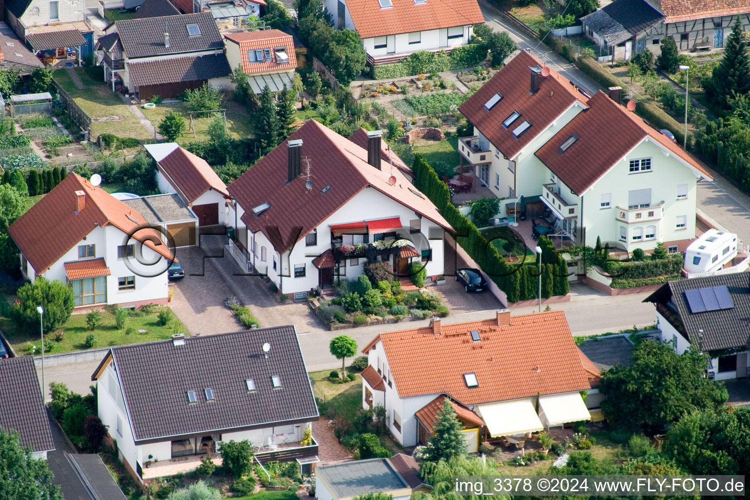 Photographie aérienne de Dans le jardin au calme à Minfeld dans le département Rhénanie-Palatinat, Allemagne