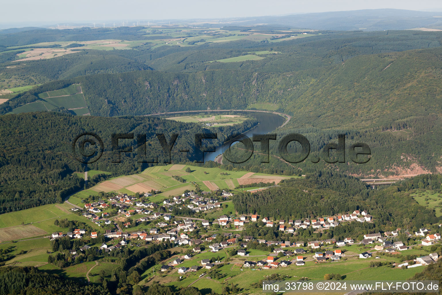 Vue aérienne de Zones riveraines de la Sarre à le quartier Taben in Taben-Rodt dans le département Rhénanie-Palatinat, Allemagne