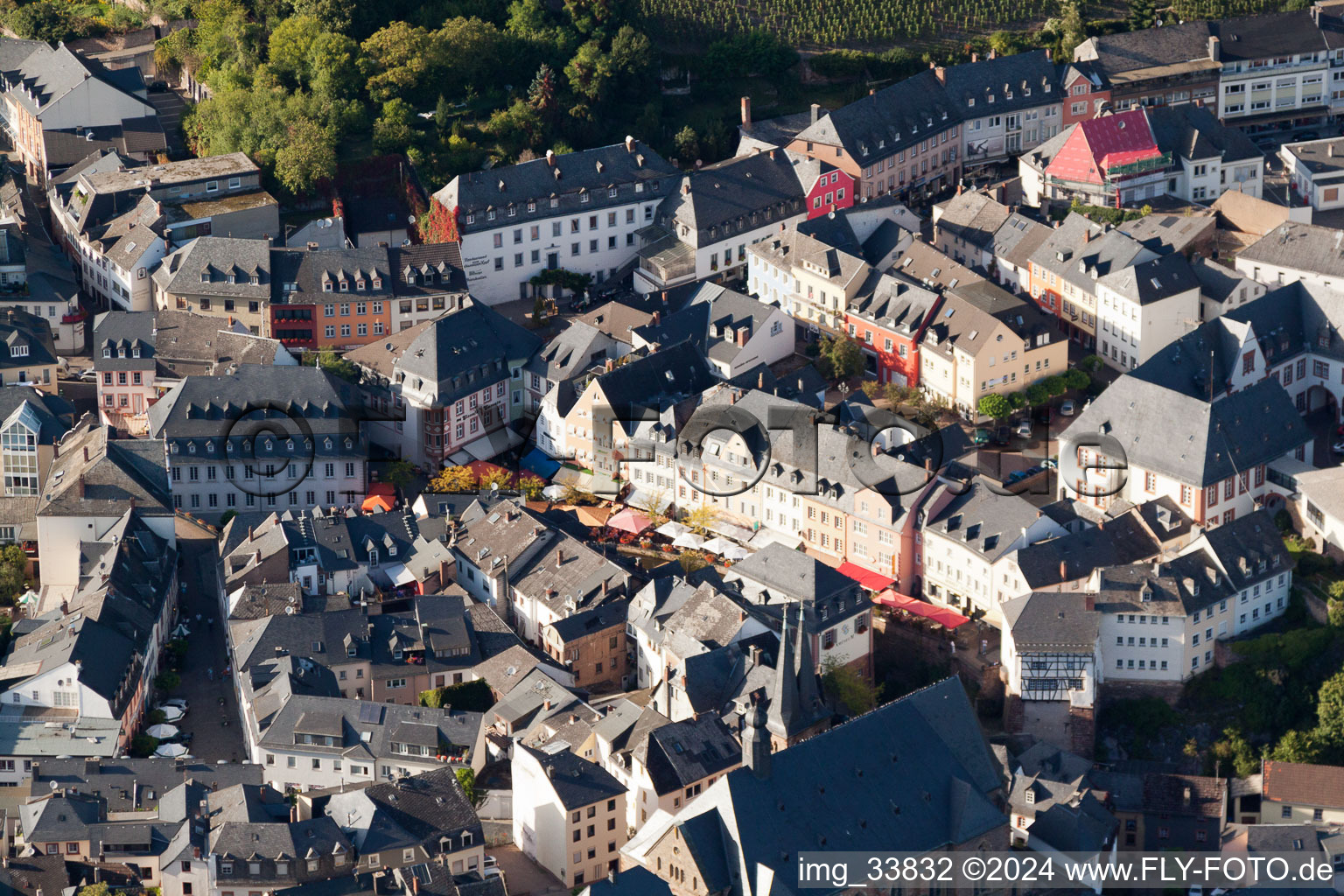 Vue aérienne de Saarburg dans le département Rhénanie-Palatinat, Allemagne