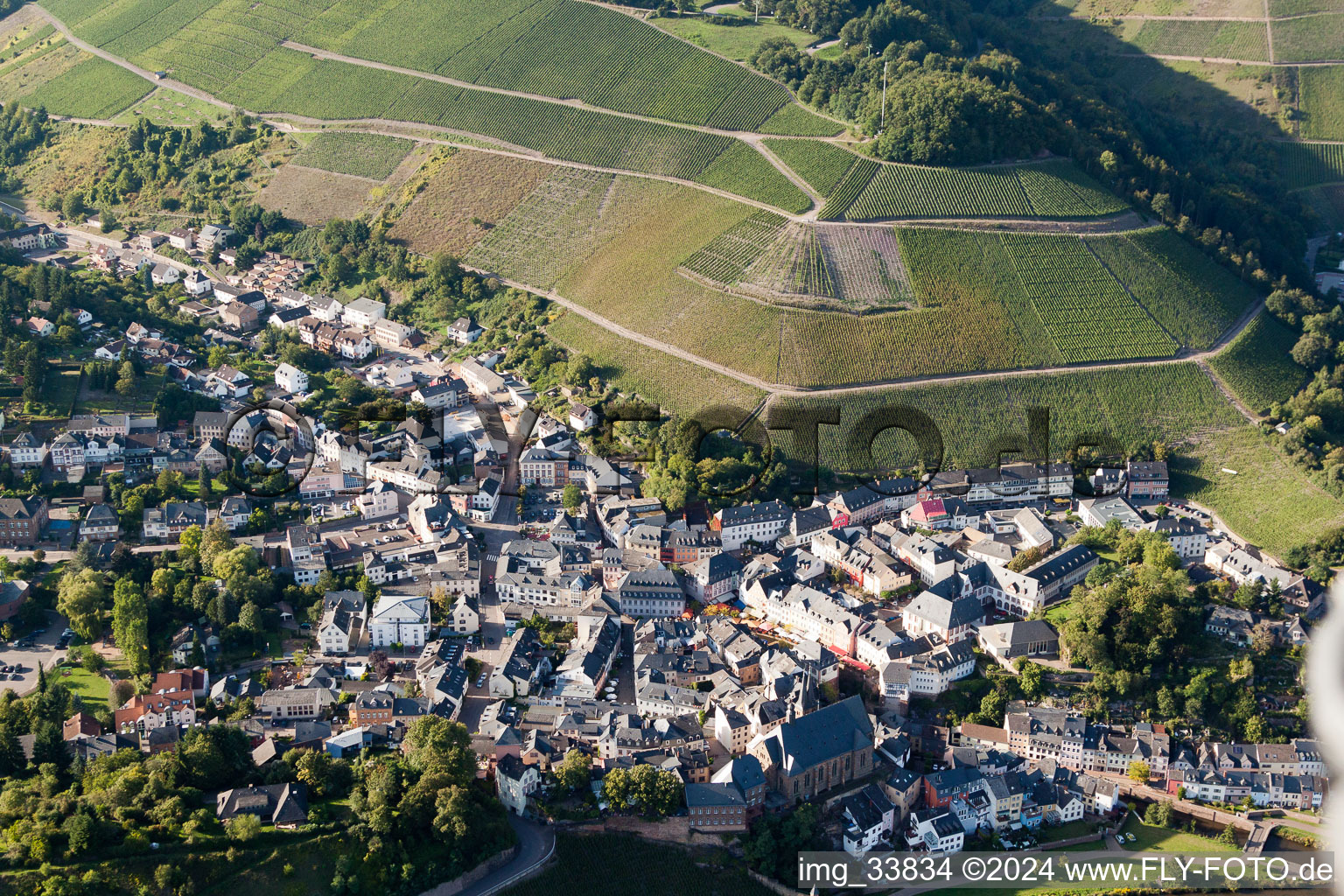 Vue oblique de Saarburg dans le département Rhénanie-Palatinat, Allemagne