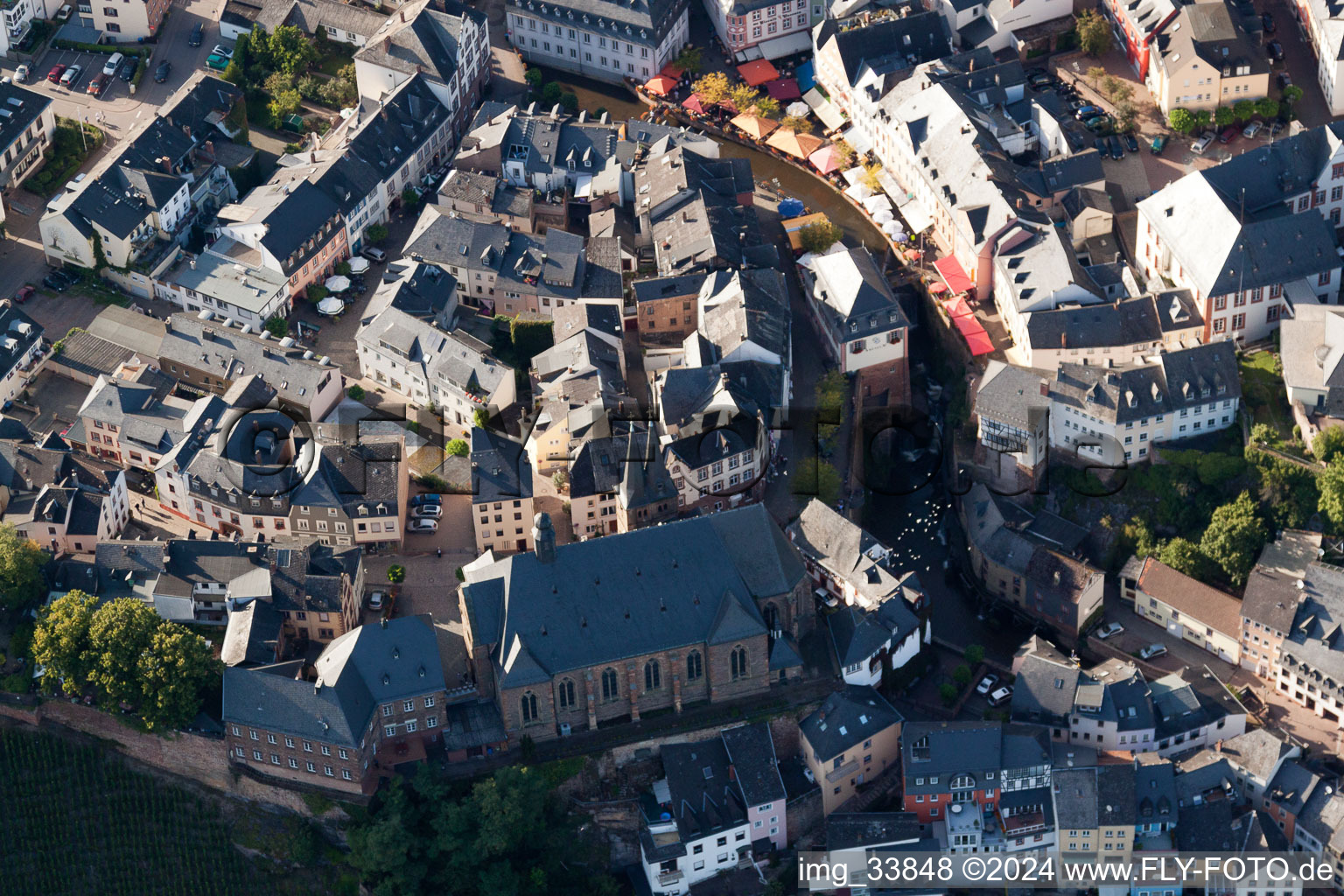 Vue d'oiseau de Saarburg dans le département Rhénanie-Palatinat, Allemagne