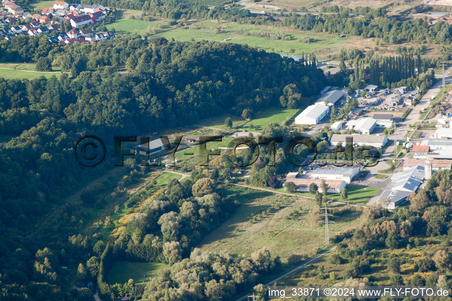 Vue aérienne de Glissant en dessous de moi à Konz dans le département Rhénanie-Palatinat, Allemagne