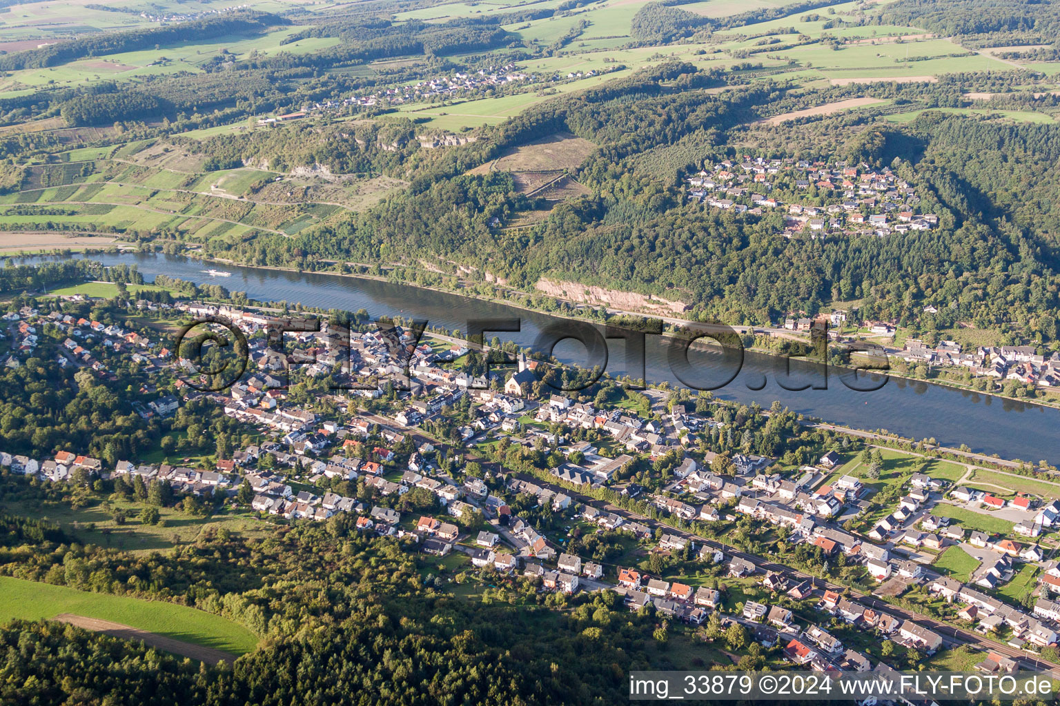 Vue aérienne de Zones riveraines à le quartier Reinig in Wasserliesch dans le département Rhénanie-Palatinat, Allemagne