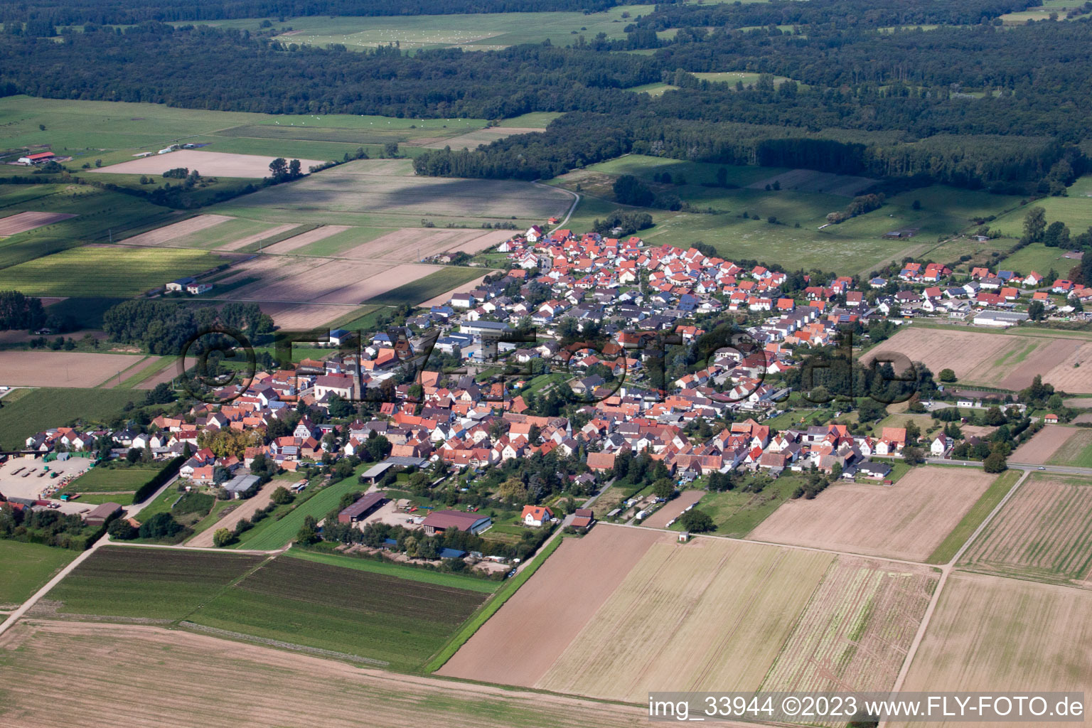 Enregistrement par drone de Knittelsheim dans le département Rhénanie-Palatinat, Allemagne