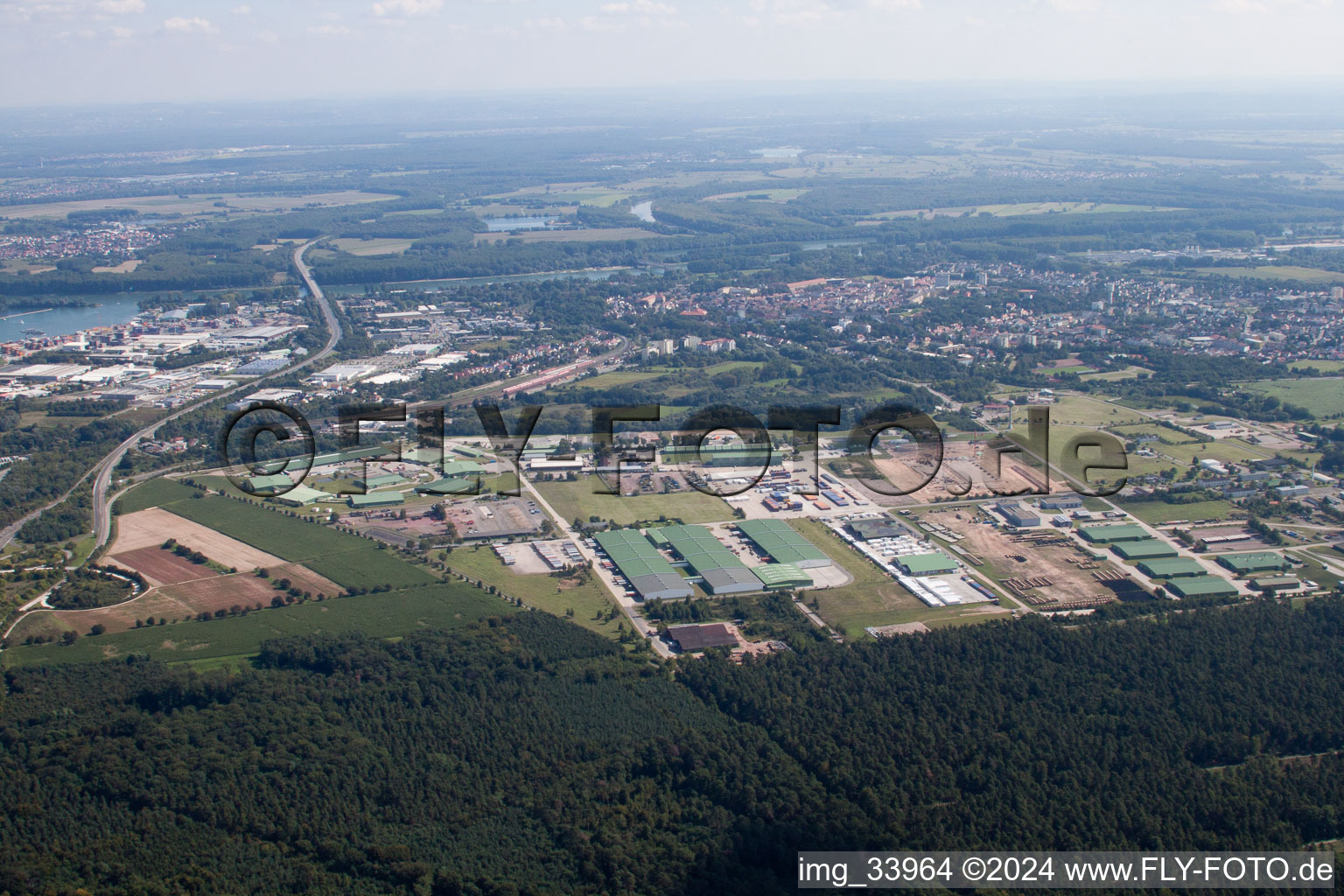 Photographie aérienne de Bundeswehr à Germersheim dans le département Rhénanie-Palatinat, Allemagne