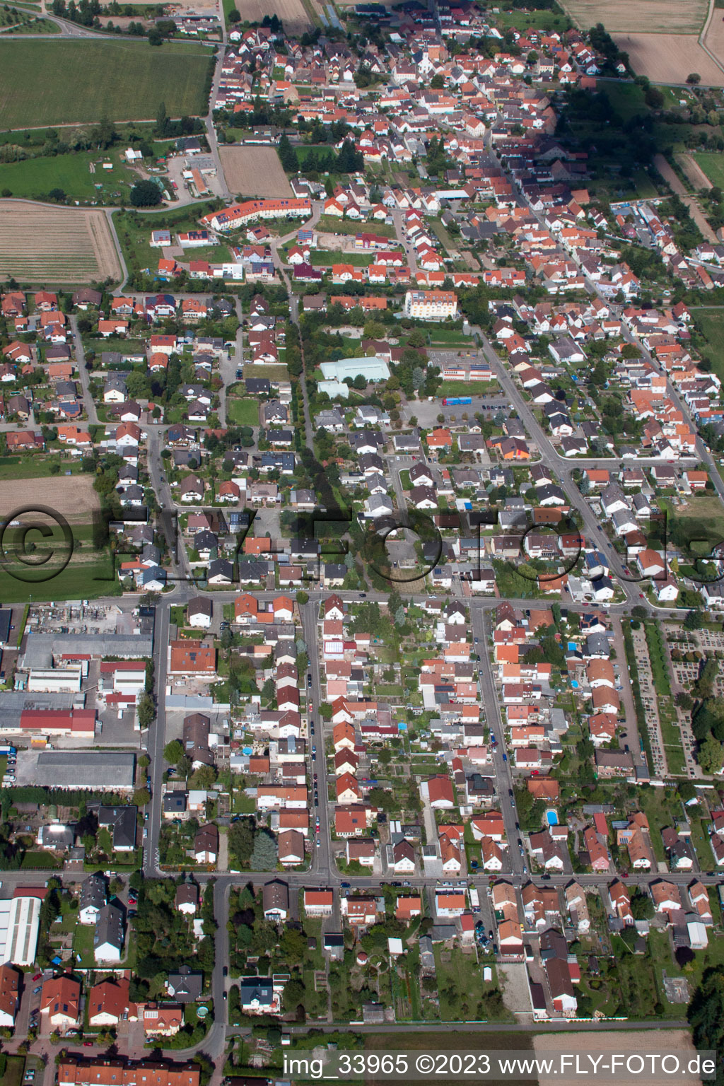Westheim dans le département Rhénanie-Palatinat, Allemagne vu d'un drone