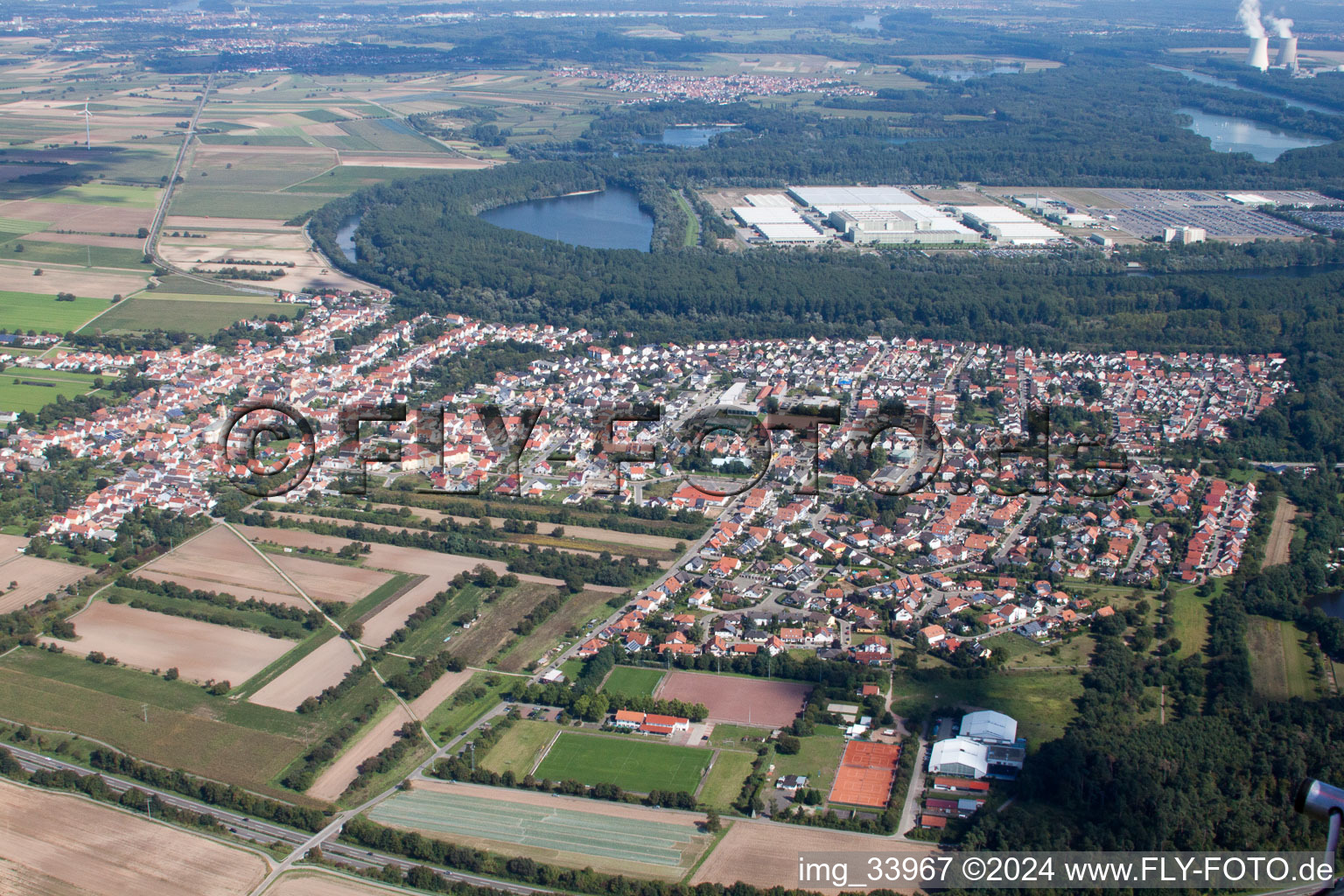 Lingenfeld dans le département Rhénanie-Palatinat, Allemagne d'un drone