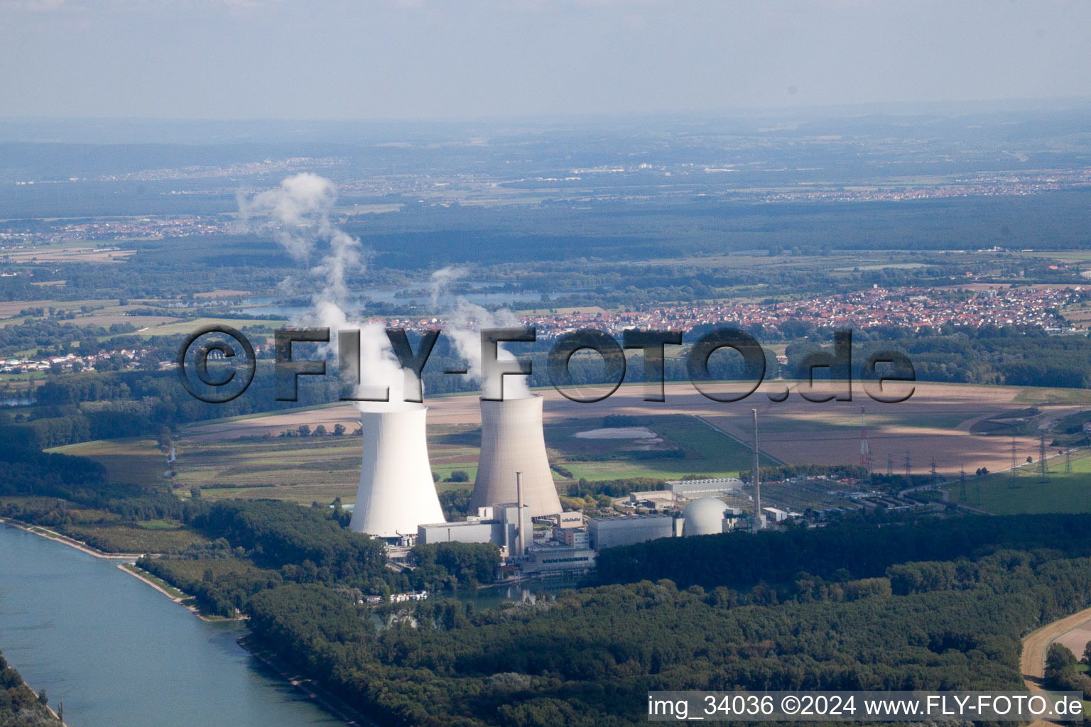 Vue aérienne de Nolte-Möbel/Holzwerk GmbH à Germersheim dans le département Rhénanie-Palatinat, Allemagne