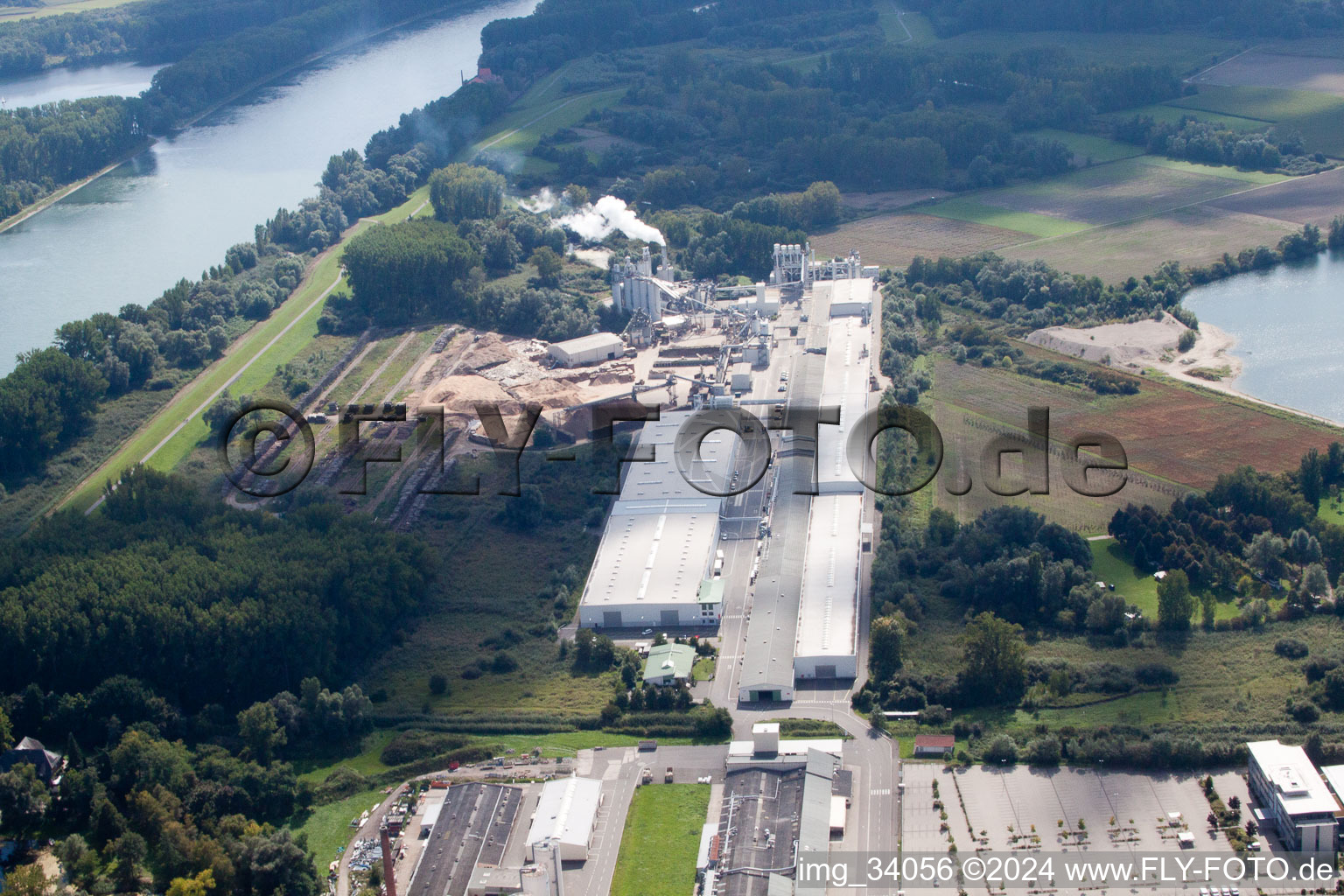 Vue oblique de Nolte-Möbel/Holzwerk GmbH à Germersheim dans le département Rhénanie-Palatinat, Allemagne