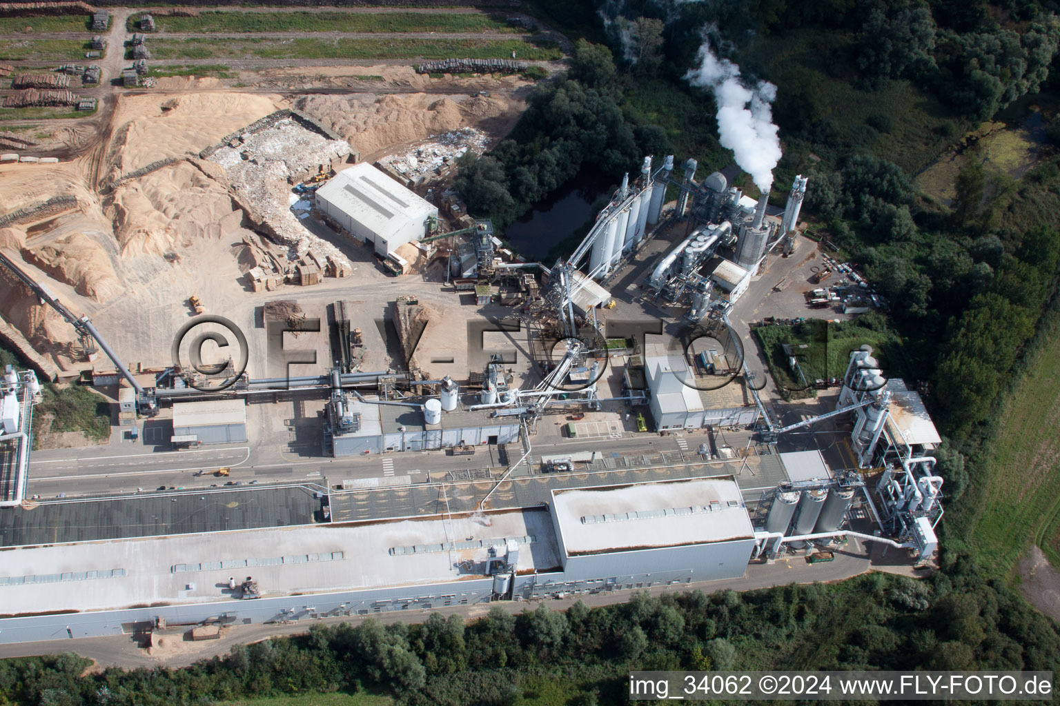 Nolte-Möbel/Holzwerk GmbH à Germersheim dans le département Rhénanie-Palatinat, Allemagne vue d'en haut