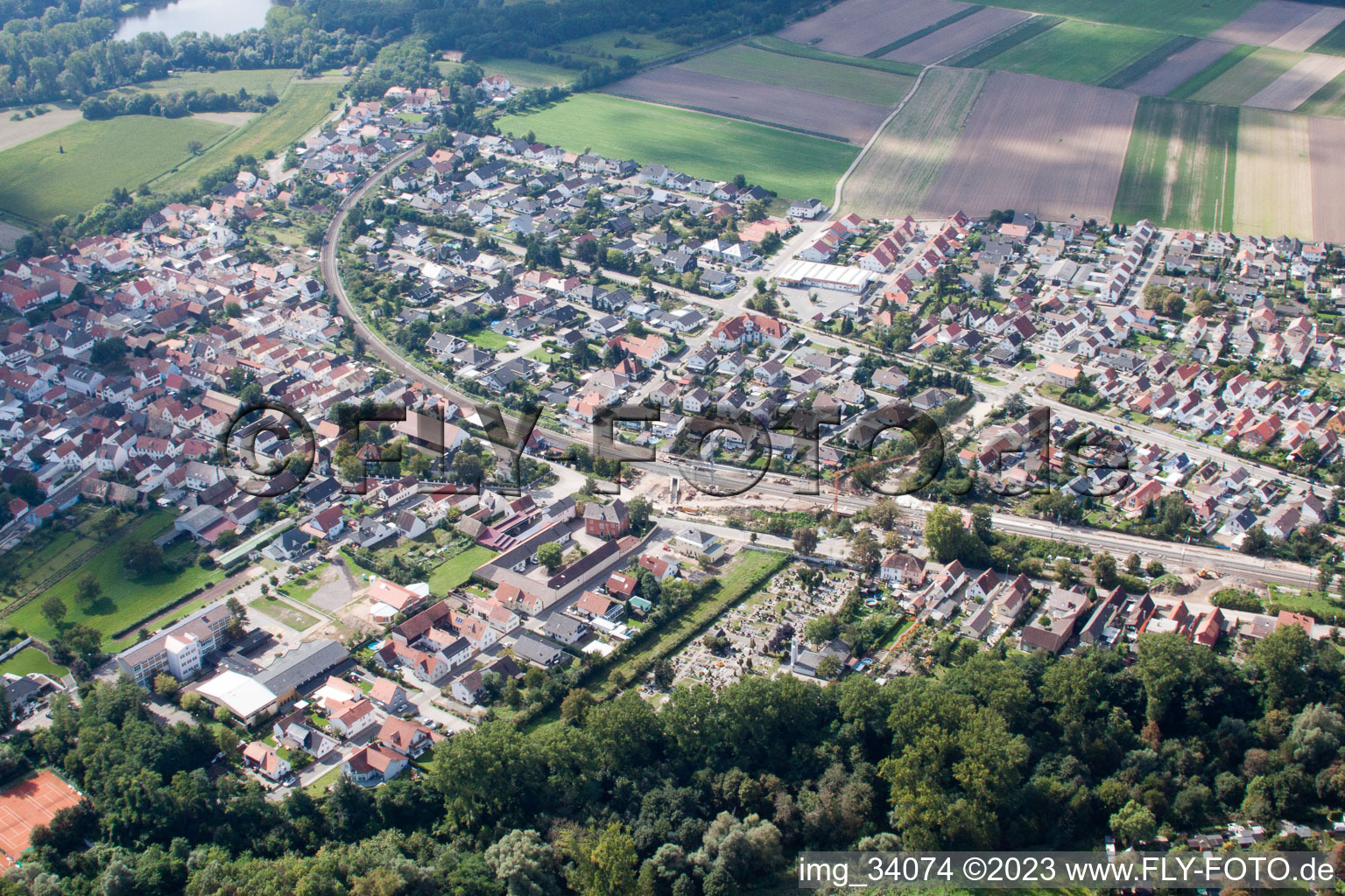 Quartier Sondernheim in Germersheim dans le département Rhénanie-Palatinat, Allemagne depuis l'avion