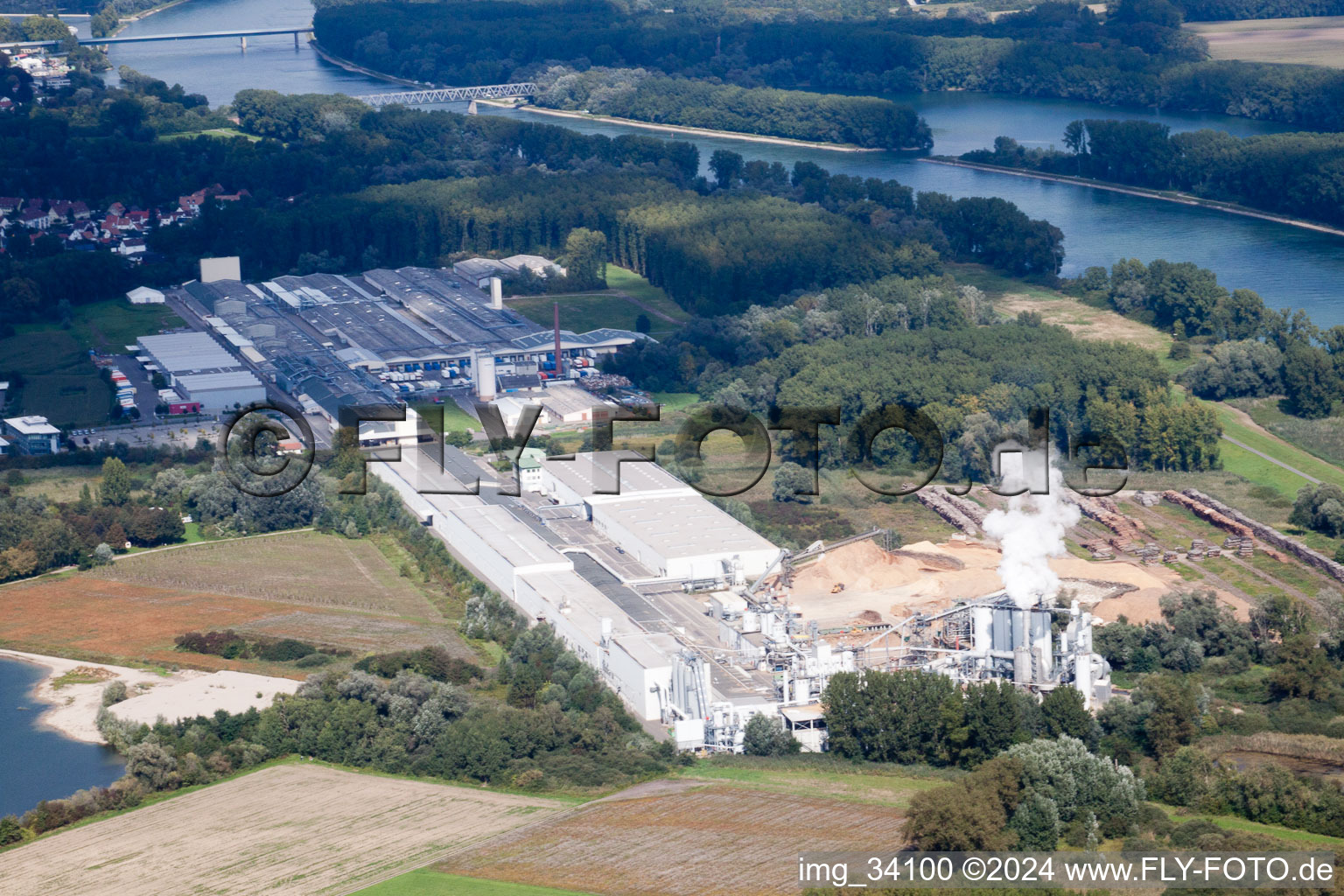 Vue aérienne de Locaux de l'usine Nolte Möbel GmbH & Co. KG à Germersheim dans le département Rhénanie-Palatinat, Allemagne