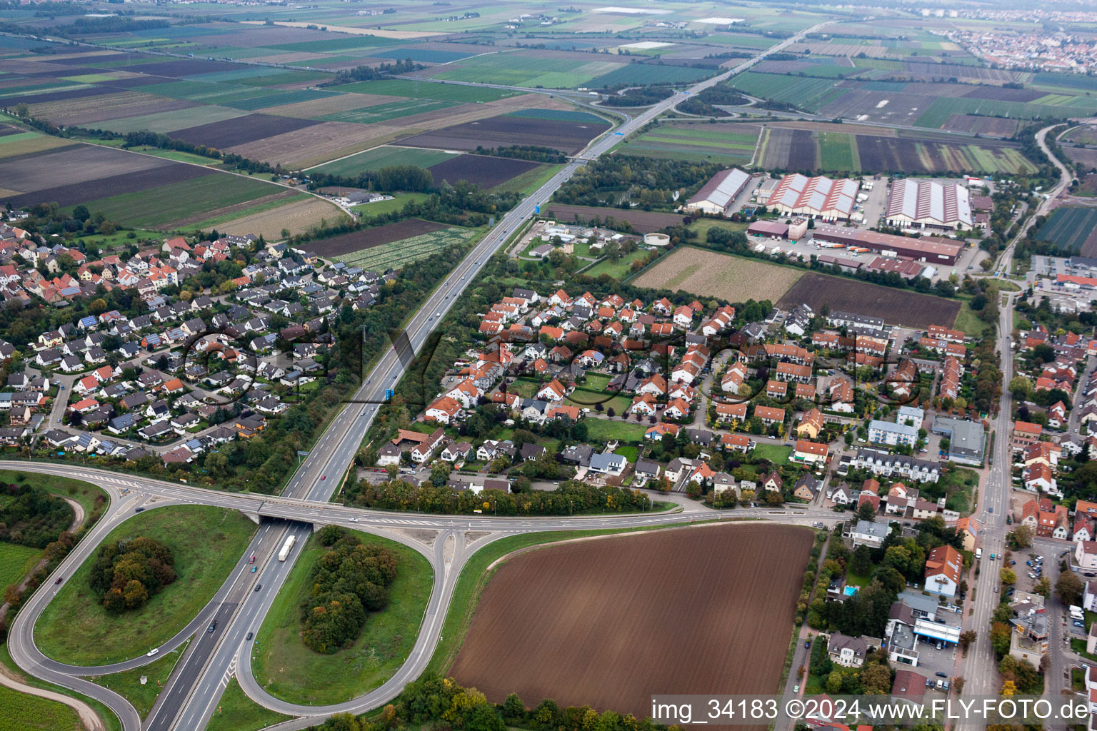 Quartier Dannstadt in Dannstadt-Schauernheim dans le département Rhénanie-Palatinat, Allemagne d'en haut