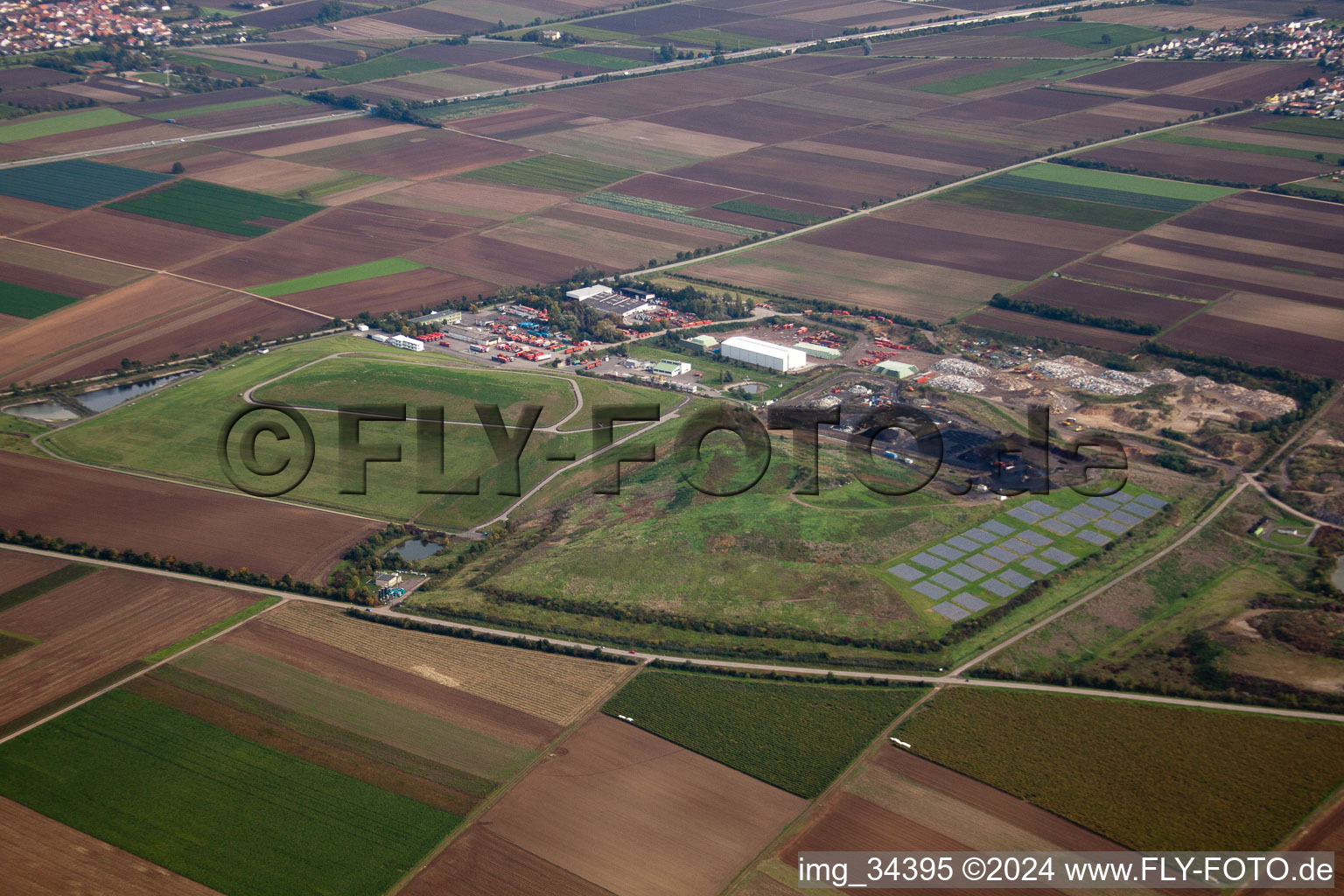 Vue aérienne de Site de la décharge entassée Herbert Willersinn Straßenbaustoffe GmbH & Co. KG à Heßheim dans le département Rhénanie-Palatinat, Allemagne