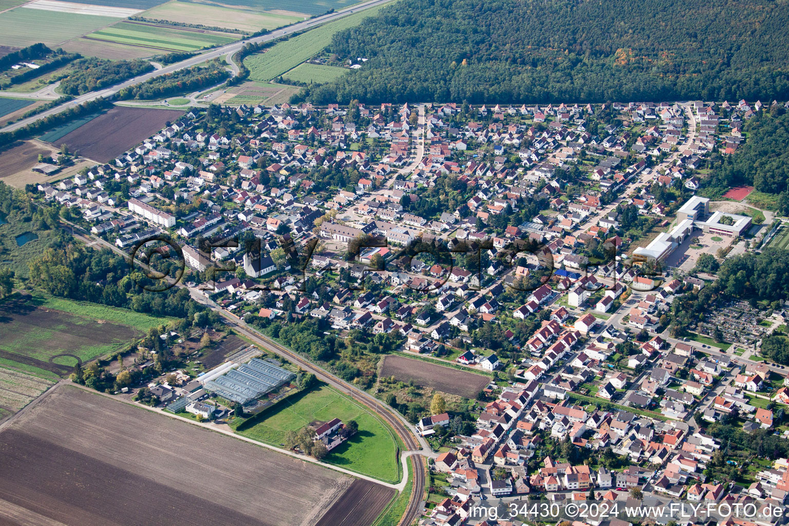 Photographie aérienne de Maxdorf dans le département Rhénanie-Palatinat, Allemagne