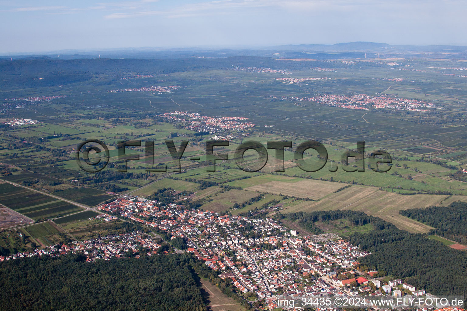 Maxdorf dans le département Rhénanie-Palatinat, Allemagne vue d'en haut