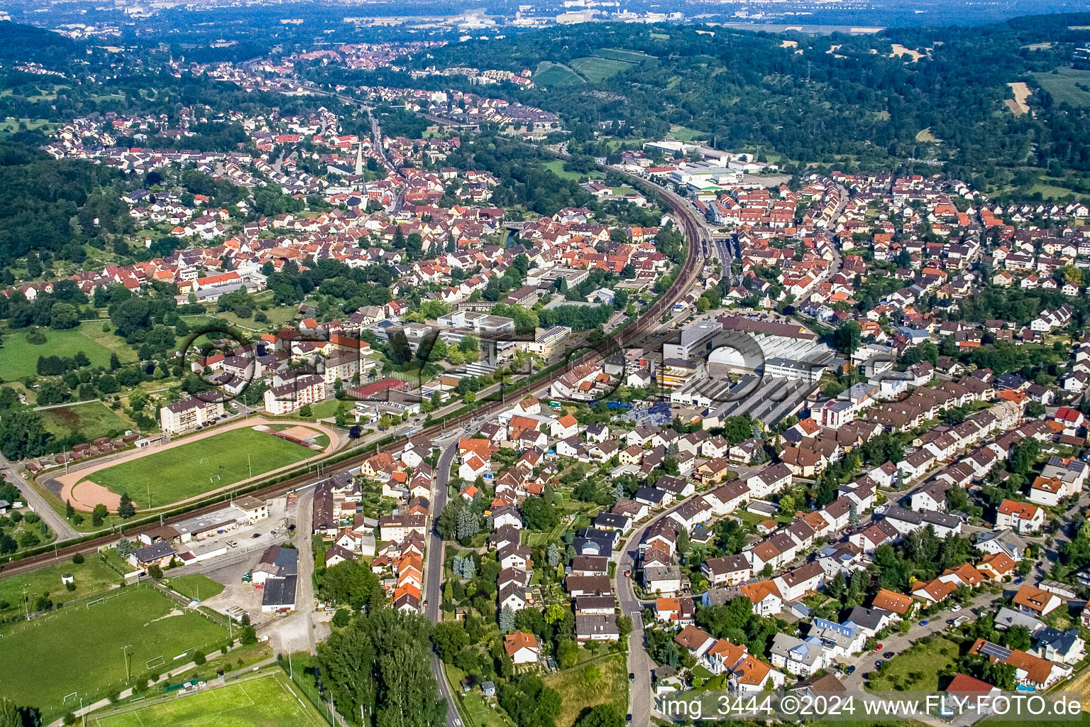 Vue aérienne de Quartier Berghausen in Pfinztal dans le département Bade-Wurtemberg, Allemagne