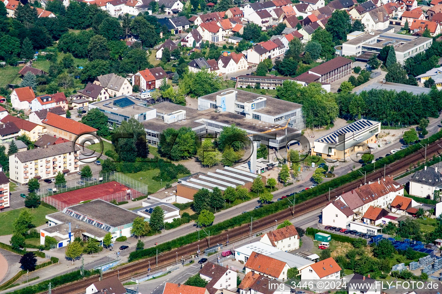 Image drone de Ludwig-Marum-Gymnasium Pfinztal à le quartier Berghausen in Pfinztal dans le département Bade-Wurtemberg, Allemagne