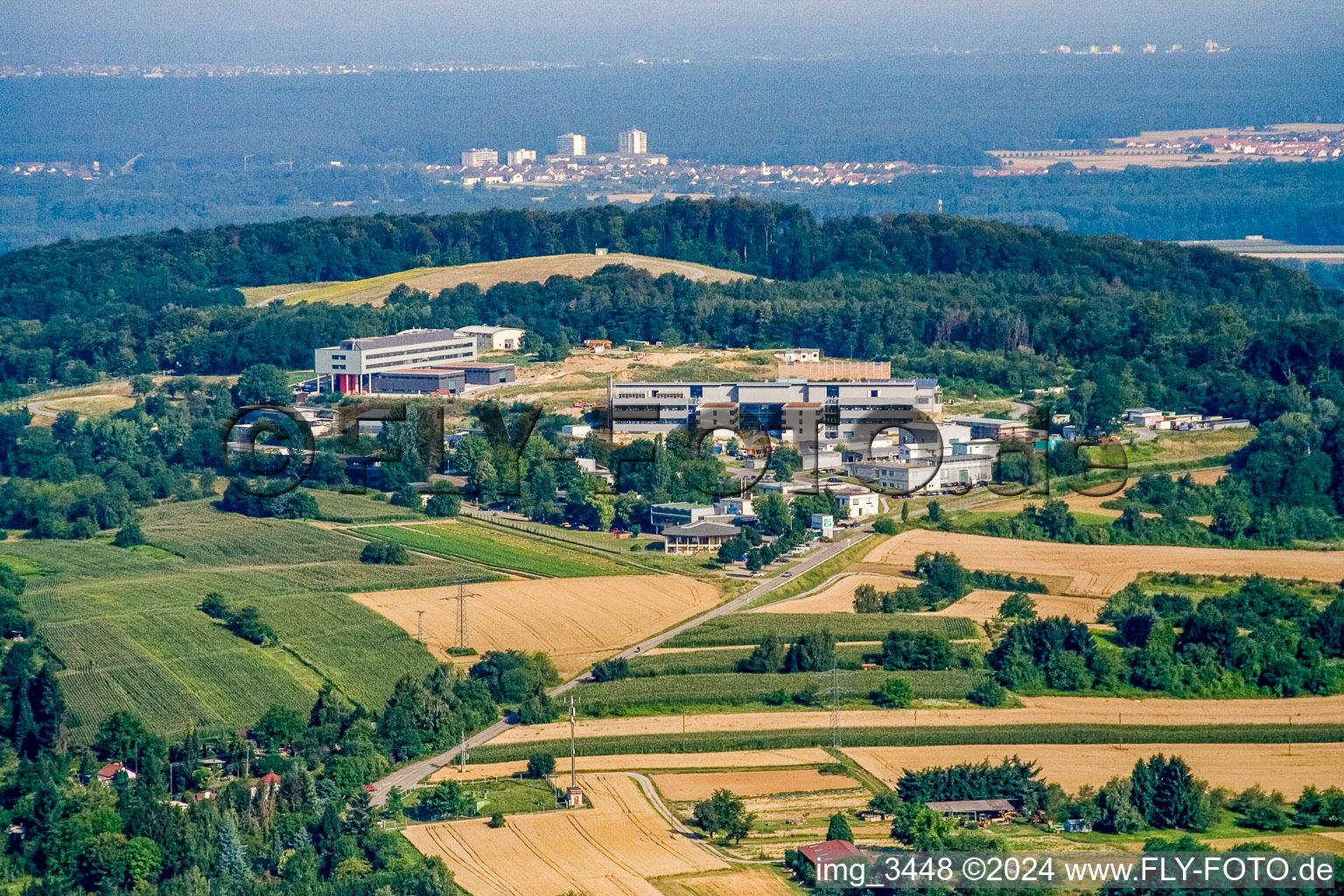 Vue aérienne de Pfinztal-Berghausen, ITG à le quartier Grötzingen in Karlsruhe dans le département Bade-Wurtemberg, Allemagne