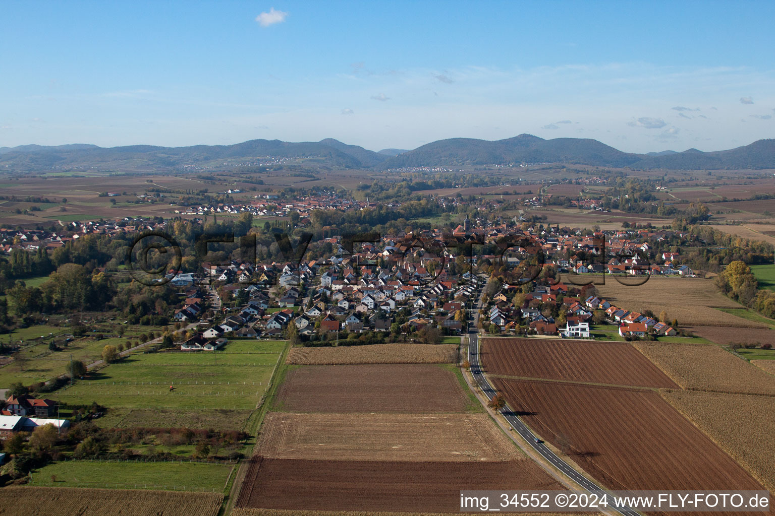 Quartier Billigheim in Billigheim-Ingenheim dans le département Rhénanie-Palatinat, Allemagne vue du ciel