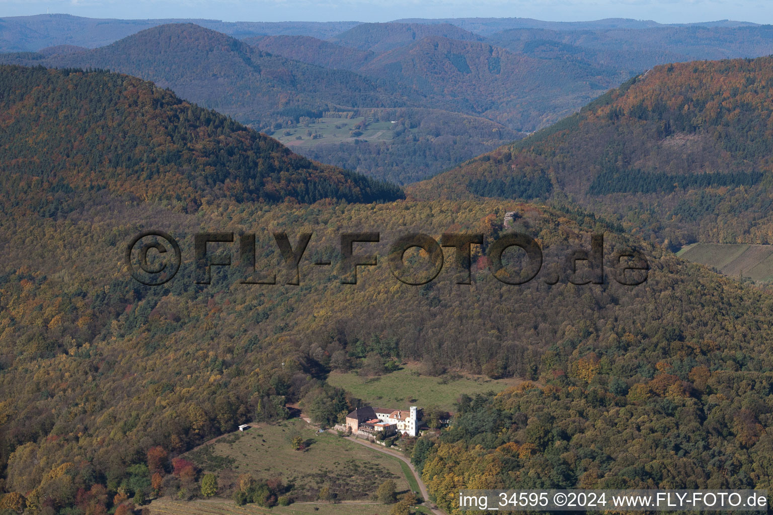 Vue oblique de Slevogthof à Leinsweiler dans le département Rhénanie-Palatinat, Allemagne