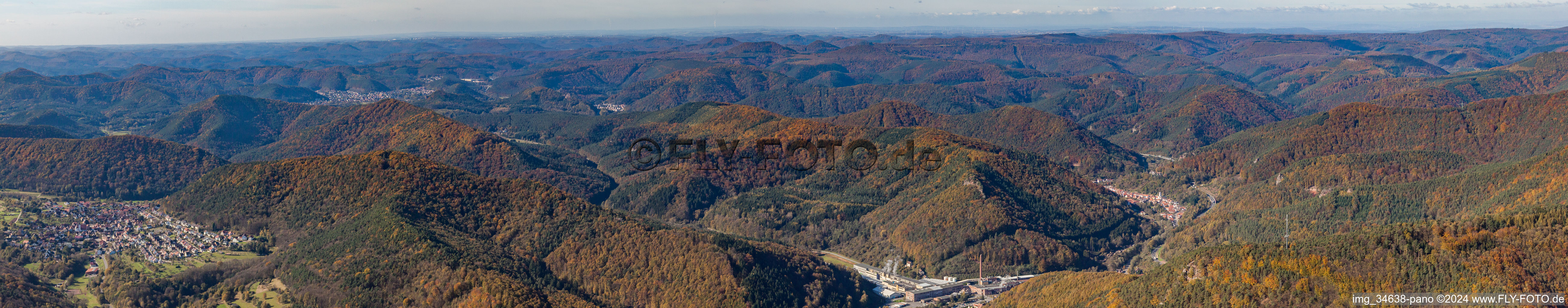 Vue aérienne de Panorama du Palatinat de Wernersberg à Rinnthal à Wernersberg dans le département Rhénanie-Palatinat, Allemagne