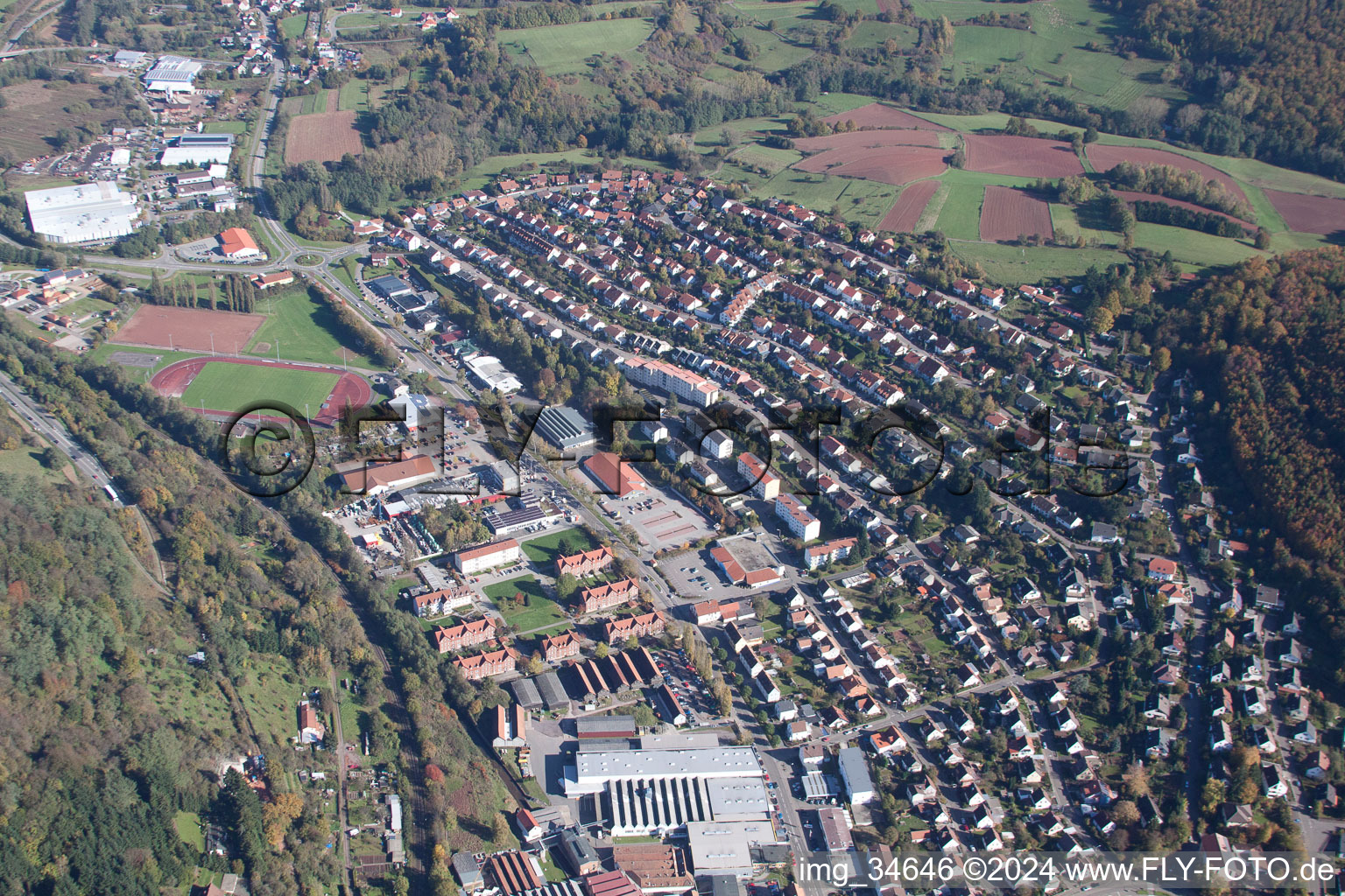 Annweiler am Trifels dans le département Rhénanie-Palatinat, Allemagne vue du ciel