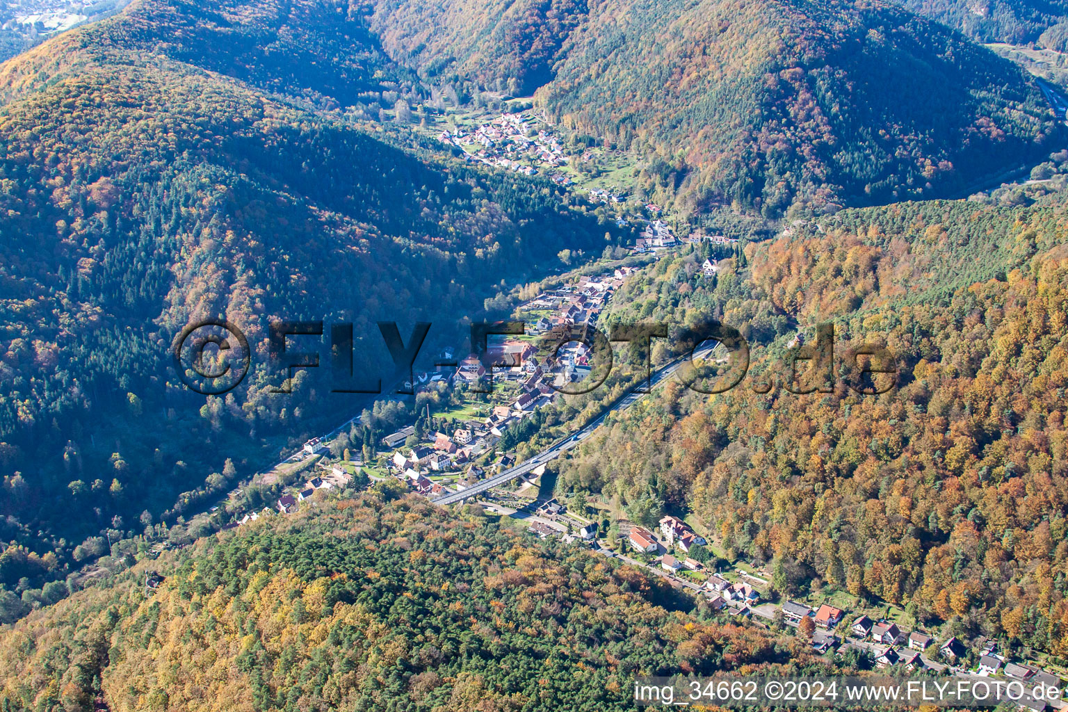 Vue aérienne de B48 à Rinnthal dans le département Rhénanie-Palatinat, Allemagne