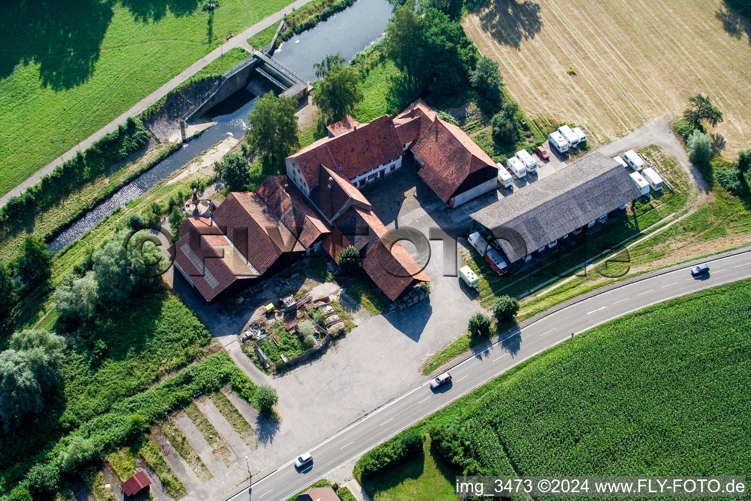 Vue aérienne de Berghausen à le quartier Söllingen in Pfinztal dans le département Bade-Wurtemberg, Allemagne