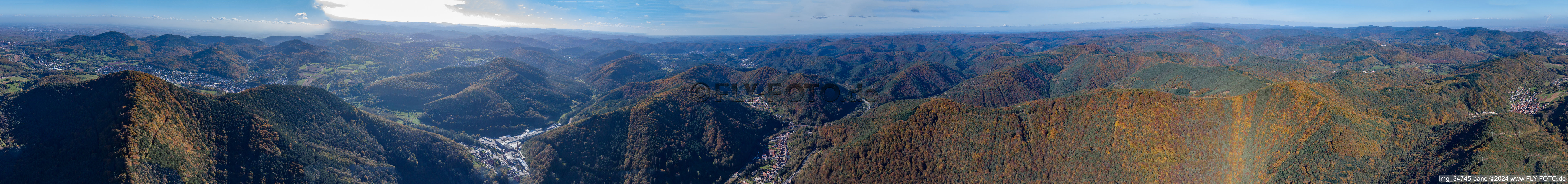 Vue aérienne de Panorama du Palatinat Queichtal à l'ouest à Rinnthal dans le département Rhénanie-Palatinat, Allemagne