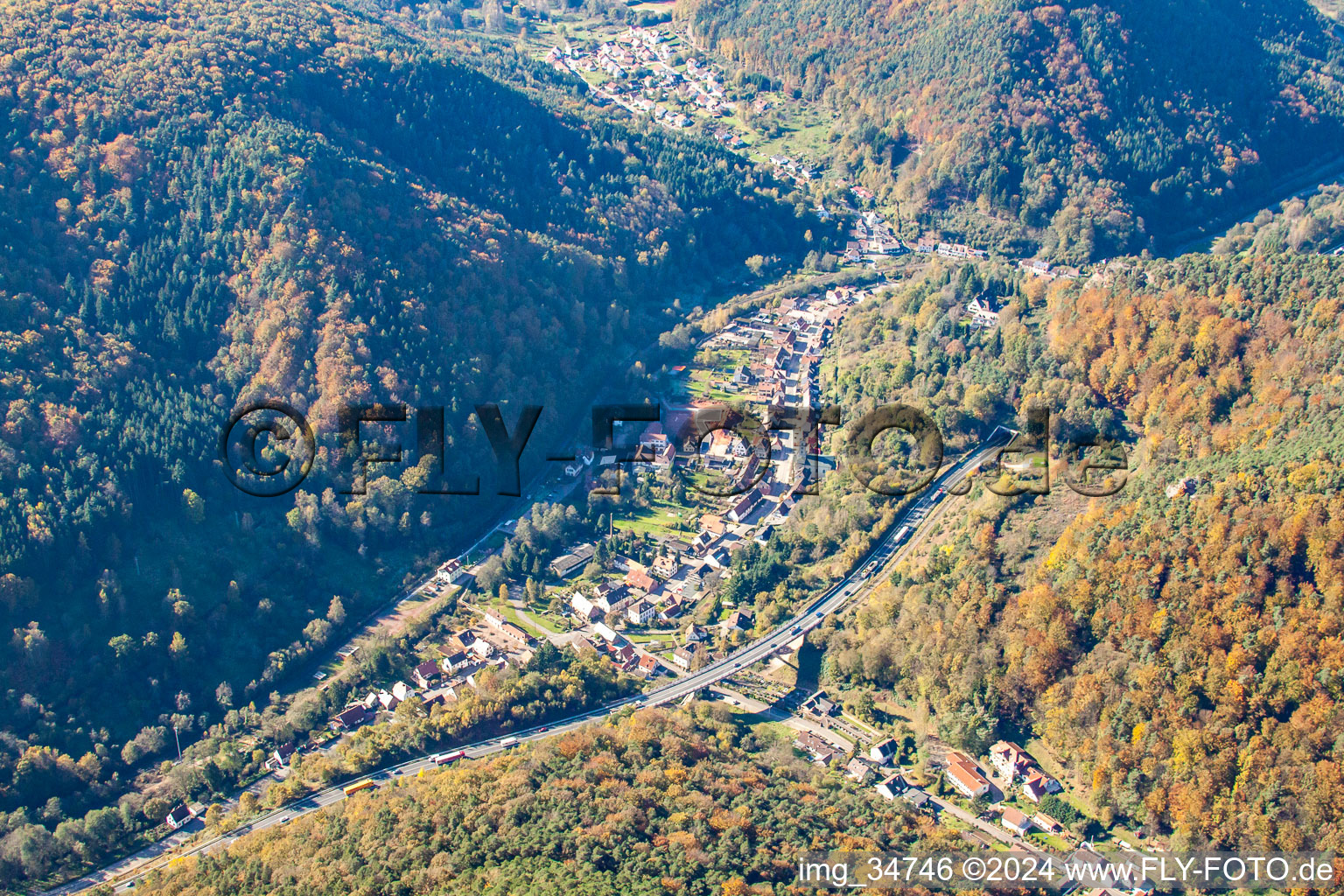 Vue aérienne de B48 Schulstr à Rinnthal dans le département Rhénanie-Palatinat, Allemagne