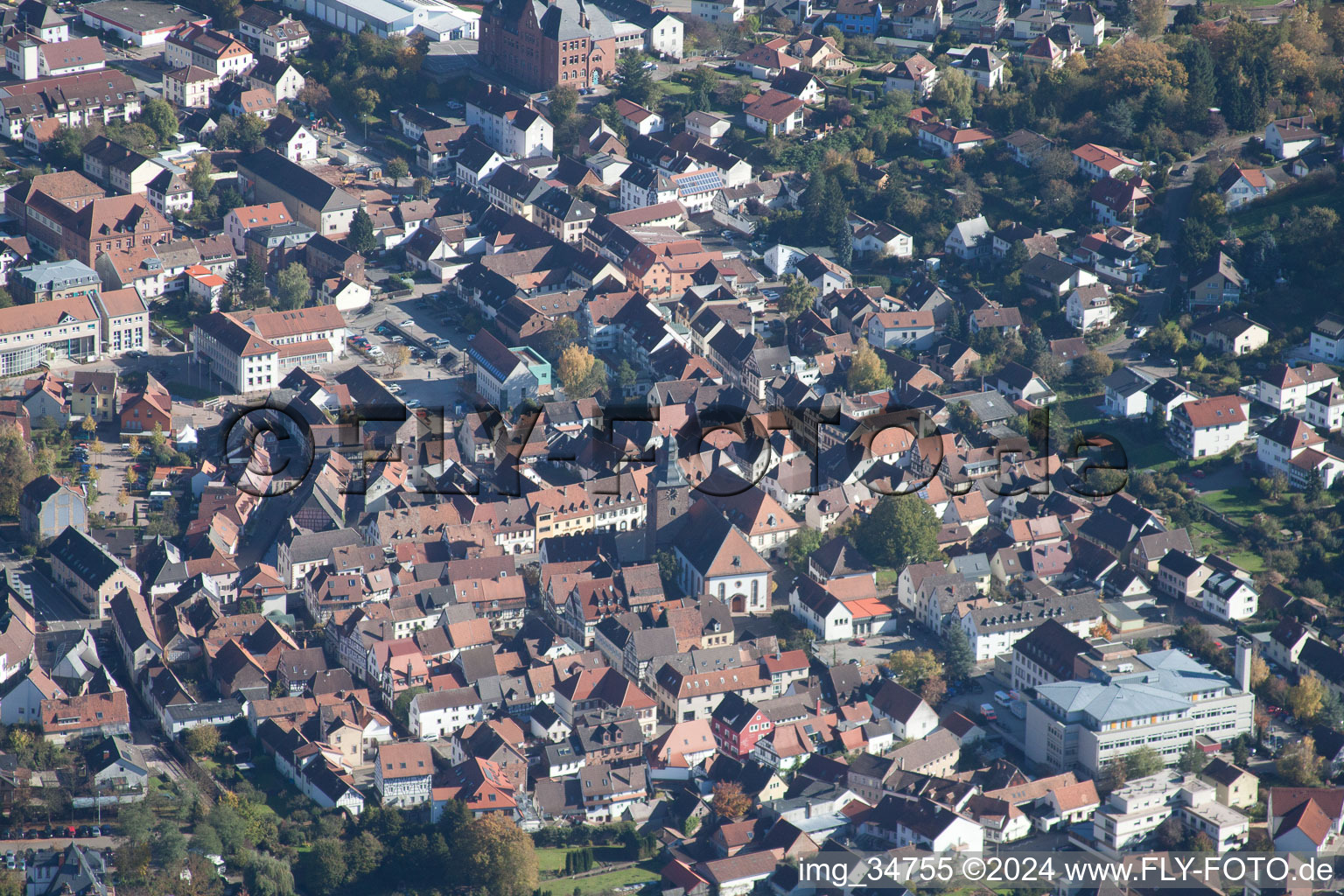 Enregistrement par drone de Annweiler am Trifels dans le département Rhénanie-Palatinat, Allemagne