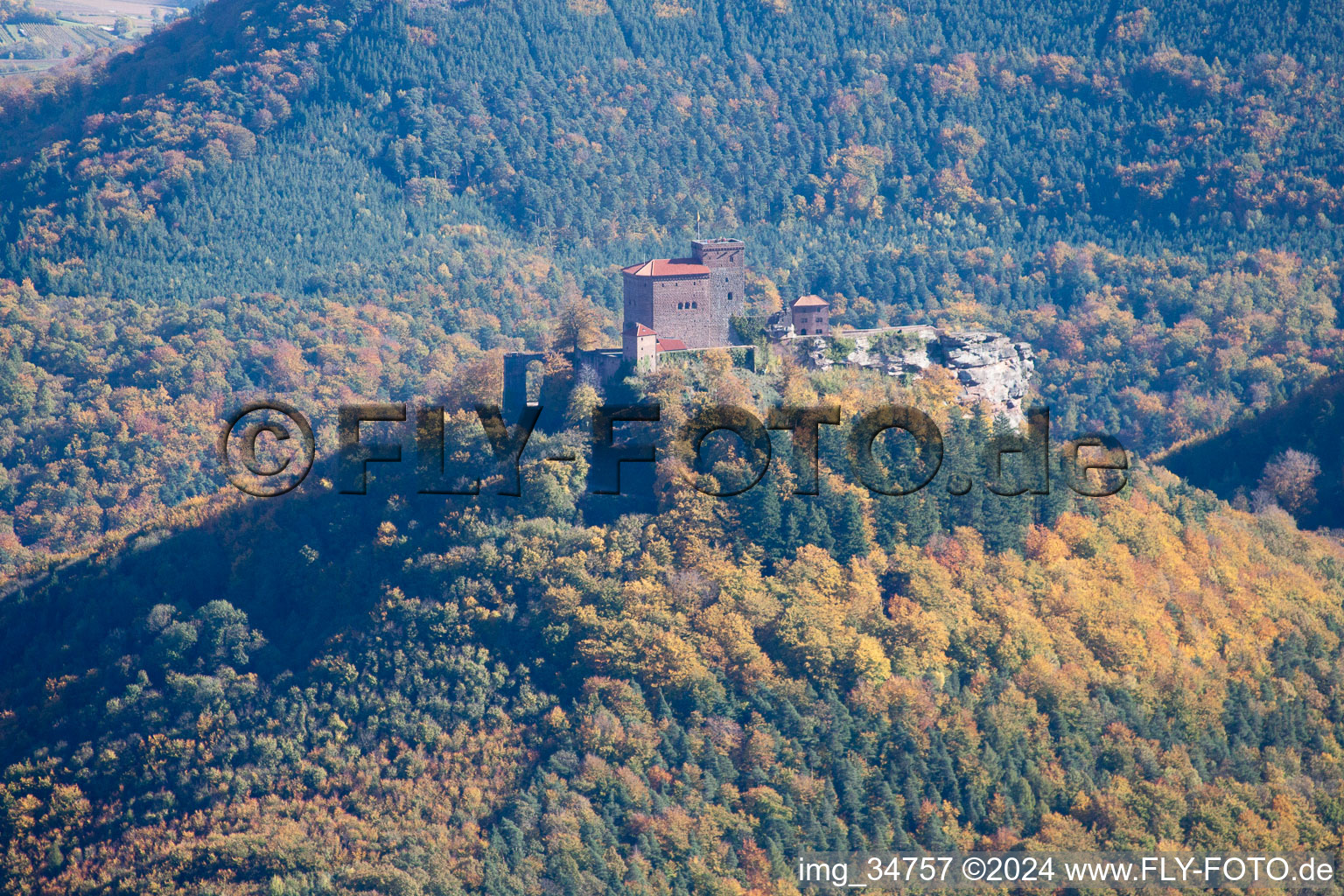 Photographie aérienne de Château de Trifels à Annweiler am Trifels dans le département Rhénanie-Palatinat, Allemagne