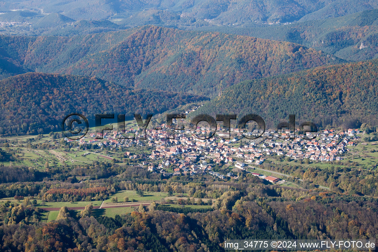 Wernersberg dans le département Rhénanie-Palatinat, Allemagne vue du ciel