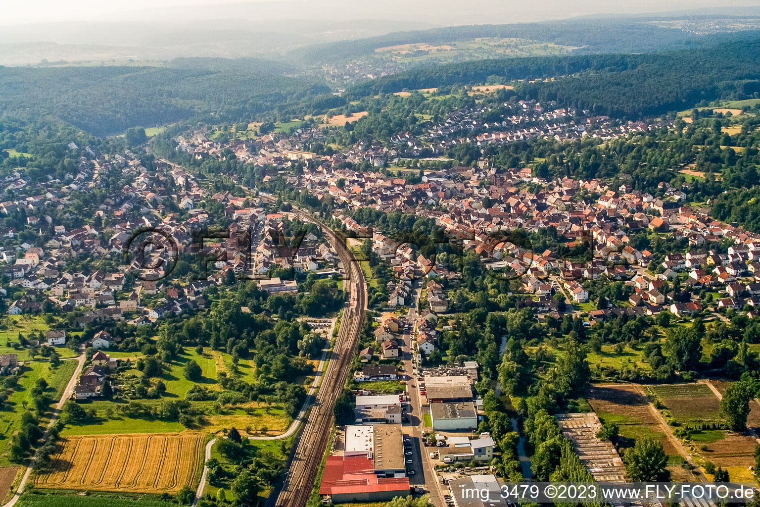 Vue aérienne de De l'ouest à le quartier Söllingen in Pfinztal dans le département Bade-Wurtemberg, Allemagne