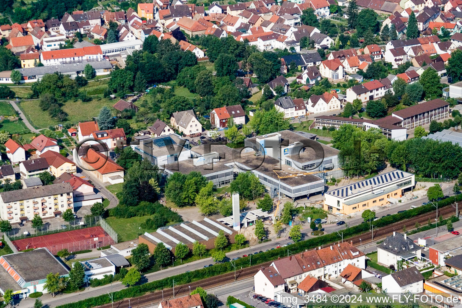 Vue aérienne de Ludwig-Marum-Gymnasium Pfinztal à le quartier Berghausen in Pfinztal dans le département Bade-Wurtemberg, Allemagne