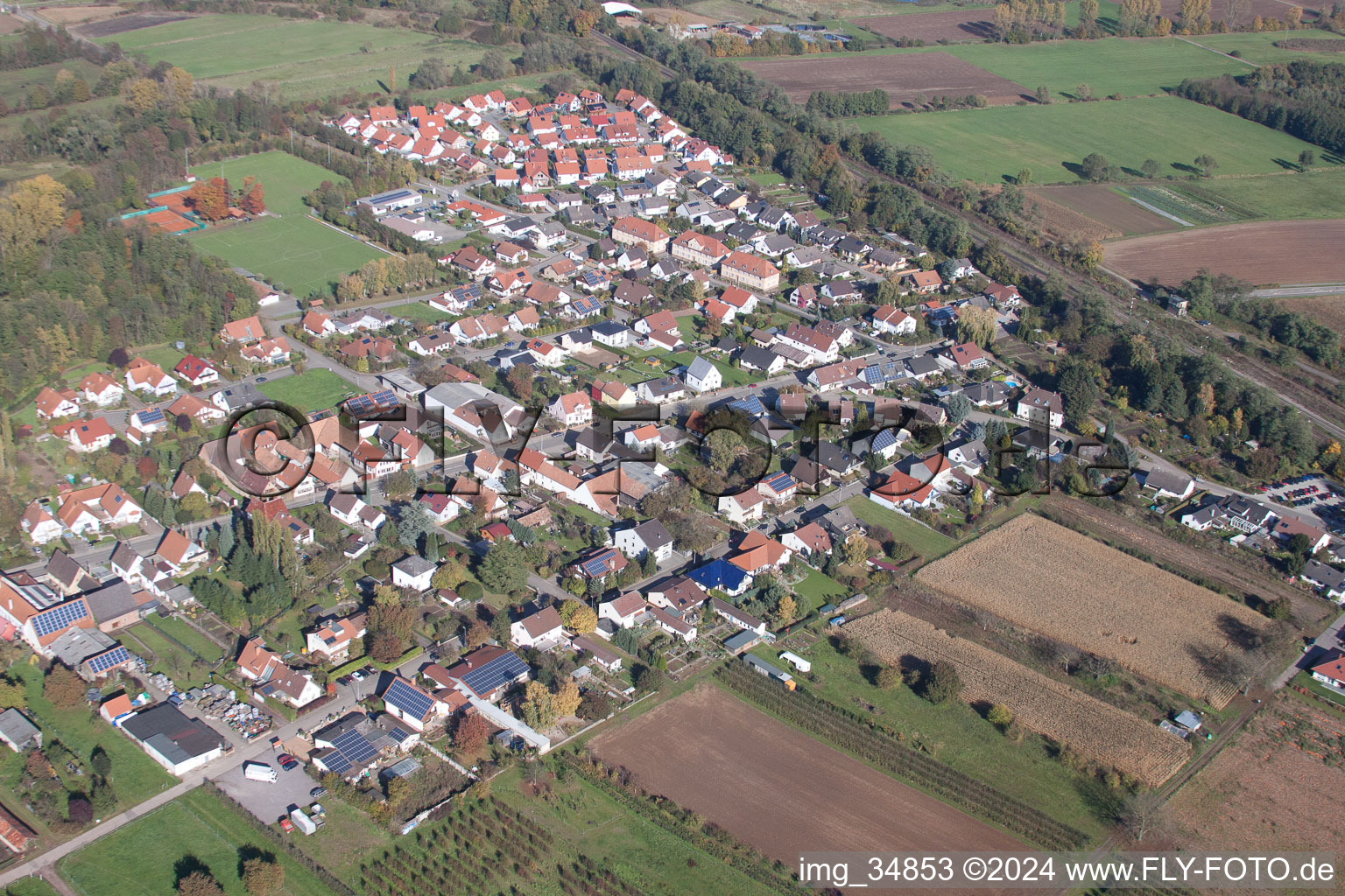 Vue d'oiseau de Winden dans le département Rhénanie-Palatinat, Allemagne