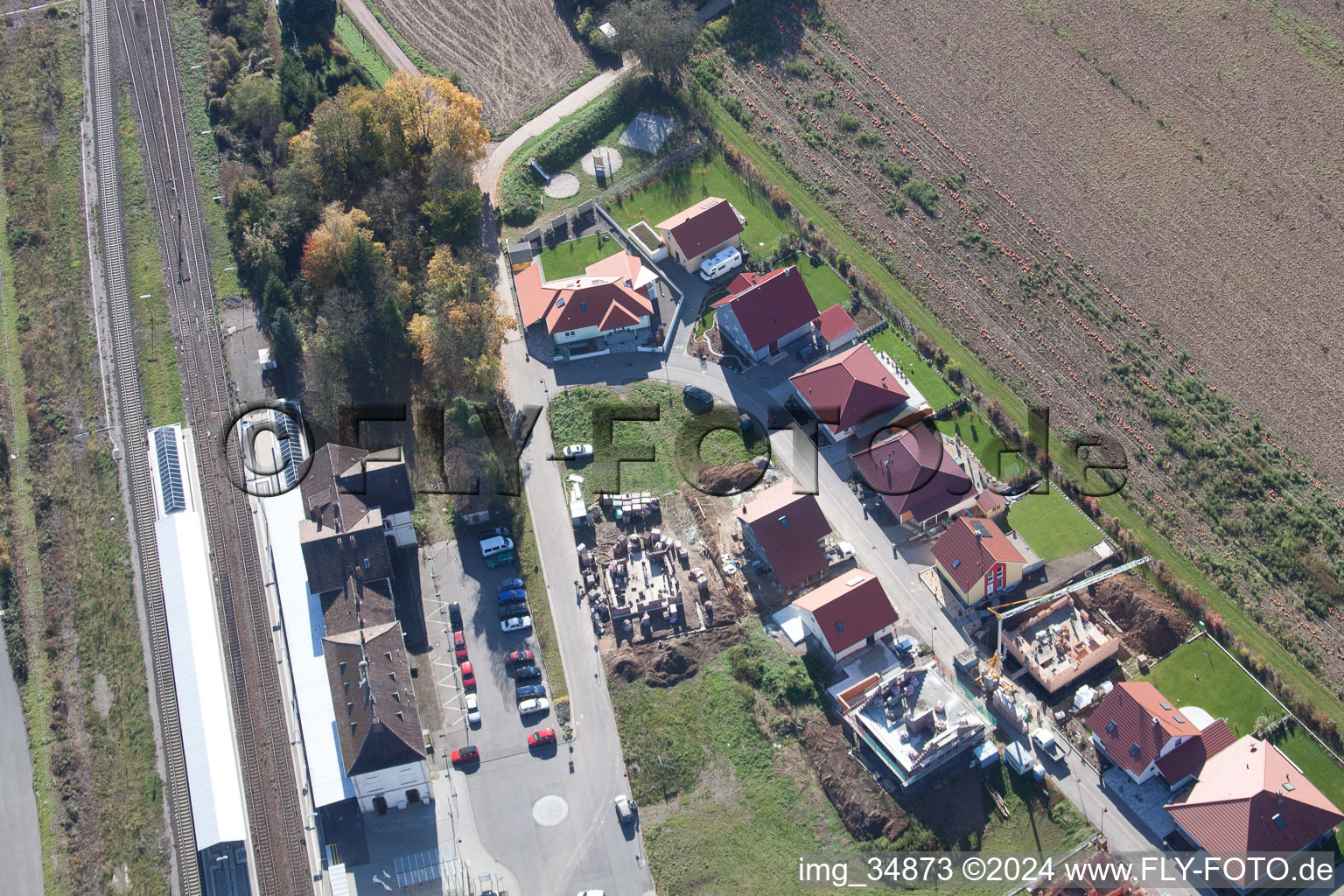 Gare à Winden dans le département Rhénanie-Palatinat, Allemagne depuis l'avion