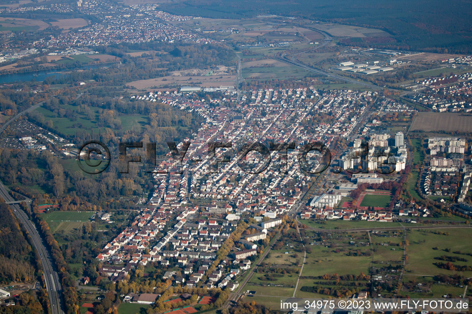 Vue aérienne de Quartier Neureut in Karlsruhe dans le département Bade-Wurtemberg, Allemagne