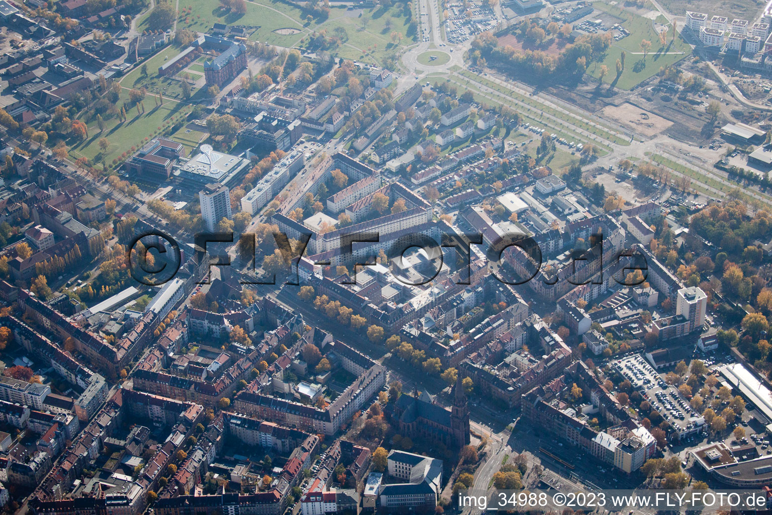 Vue aérienne de Quartier Oststadt in Karlsruhe dans le département Bade-Wurtemberg, Allemagne