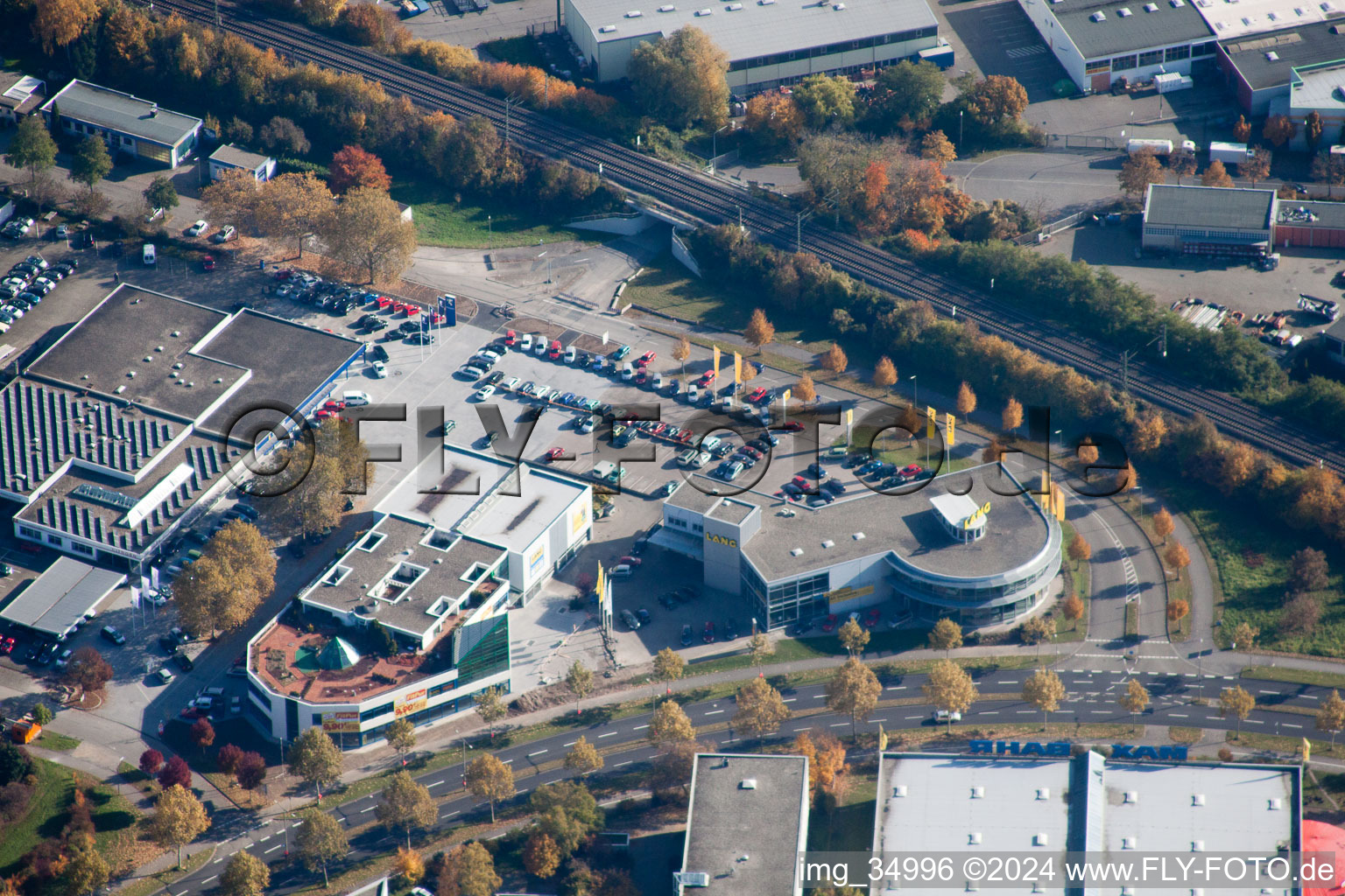 Vue aérienne de Ostring, Renault Lang à le quartier Oststadt in Karlsruhe dans le département Bade-Wurtemberg, Allemagne