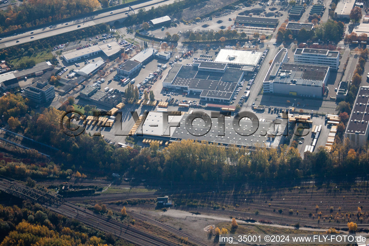 Vue aérienne de Entrepôts et bâtiment d'expédition SWS-Speditions-GmbH, Ottostrasse à le quartier Durlach in Karlsruhe dans le département Bade-Wurtemberg, Allemagne