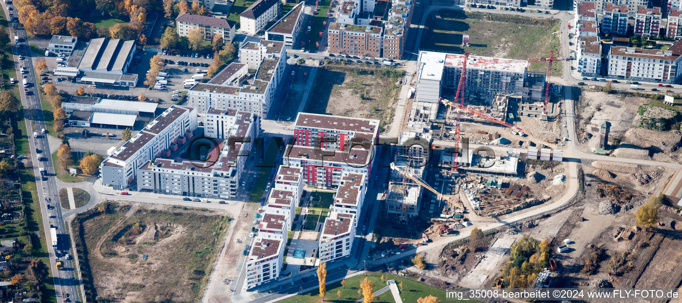 Vue oblique de Kriegsstrasse Est à le quartier Südstadt in Karlsruhe dans le département Bade-Wurtemberg, Allemagne