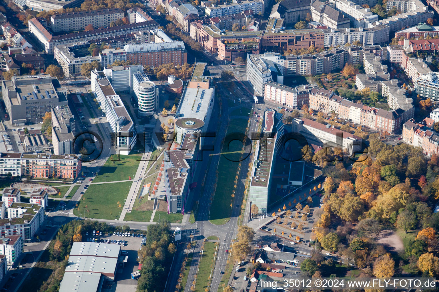 Kriegsstrasse Est à le quartier Südstadt in Karlsruhe dans le département Bade-Wurtemberg, Allemagne vue du ciel