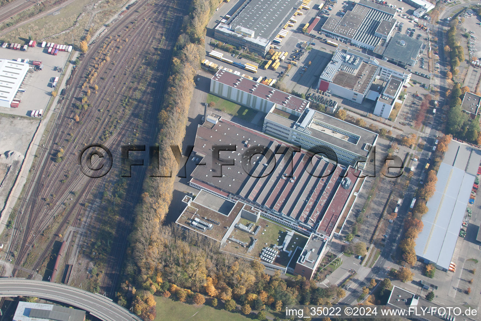 Vue aérienne de Ottostrasse DHU à le quartier Durlach in Karlsruhe dans le département Bade-Wurtemberg, Allemagne