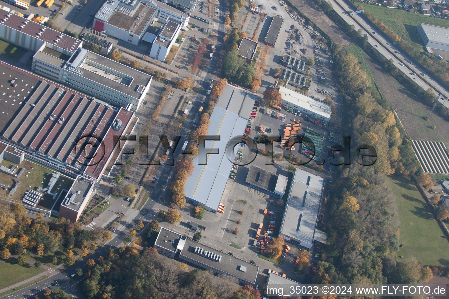 Vue aérienne de Ottostrasse DHU à le quartier Durlach in Karlsruhe dans le département Bade-Wurtemberg, Allemagne